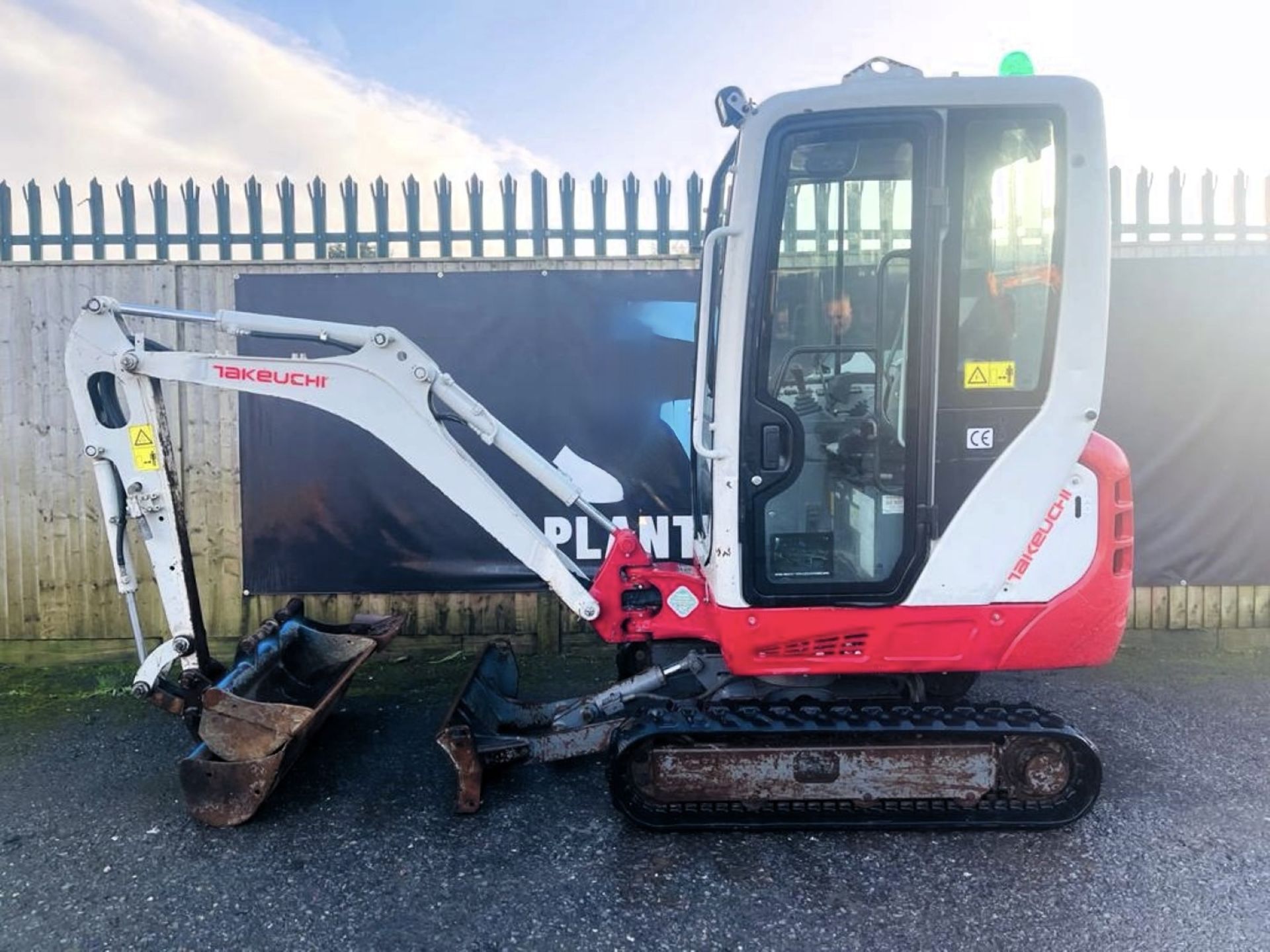 2017- TAKEUCHI TB216 EXCAVATOR - Image 2 of 15