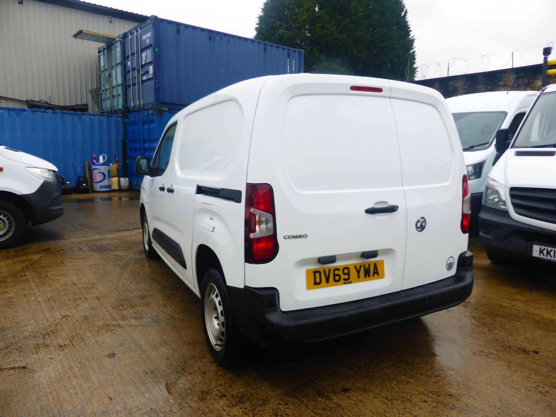 VAUXHALL COMBO 1.6 2300 EDITION ULEZ EURO6 - Image 3 of 12