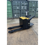 CATERPILLAR 2 Electric Pallet Truck