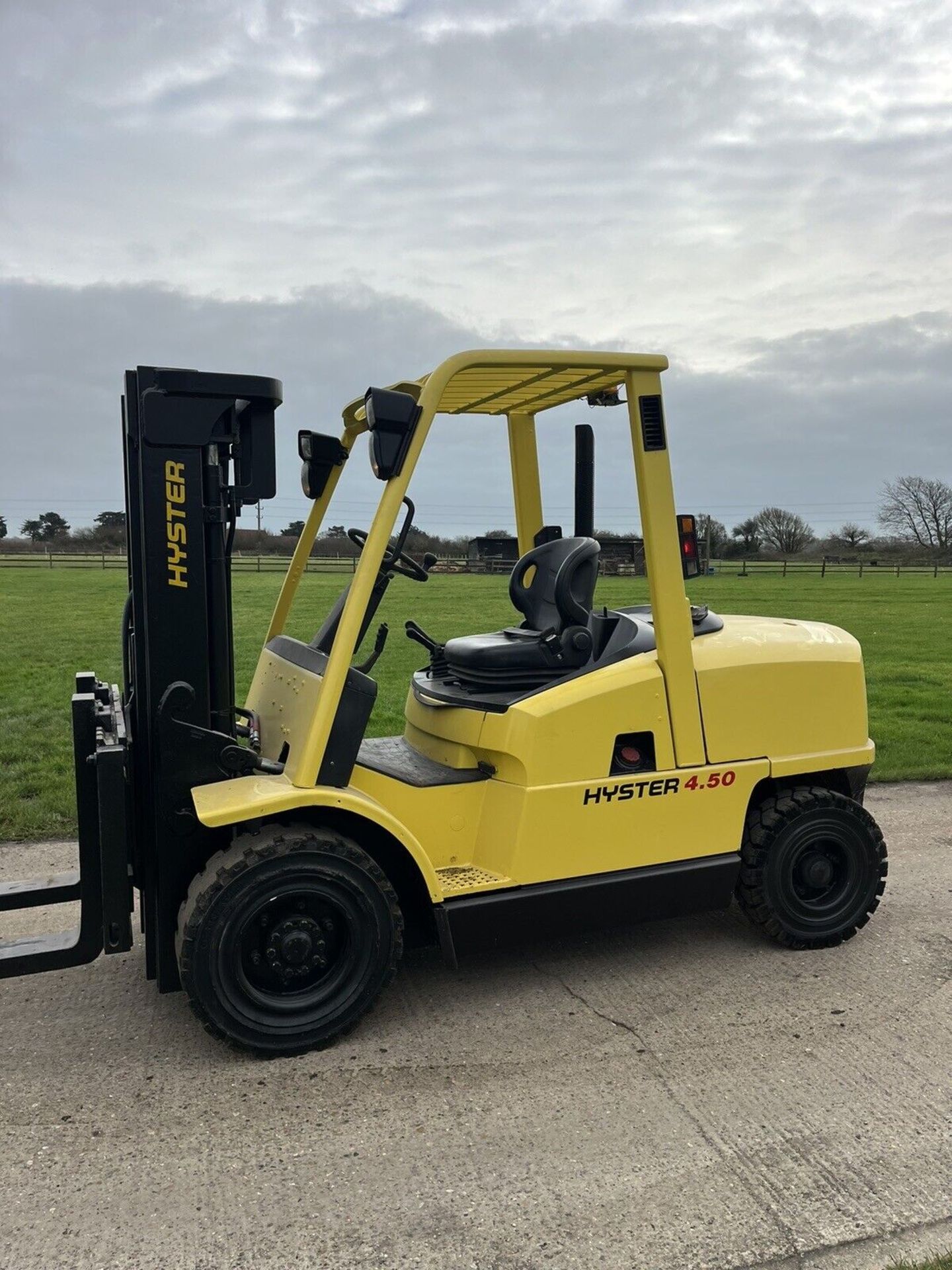 HYSTER 4.5 Tonne Diesel Forklift (container spec) - Image 6 of 6