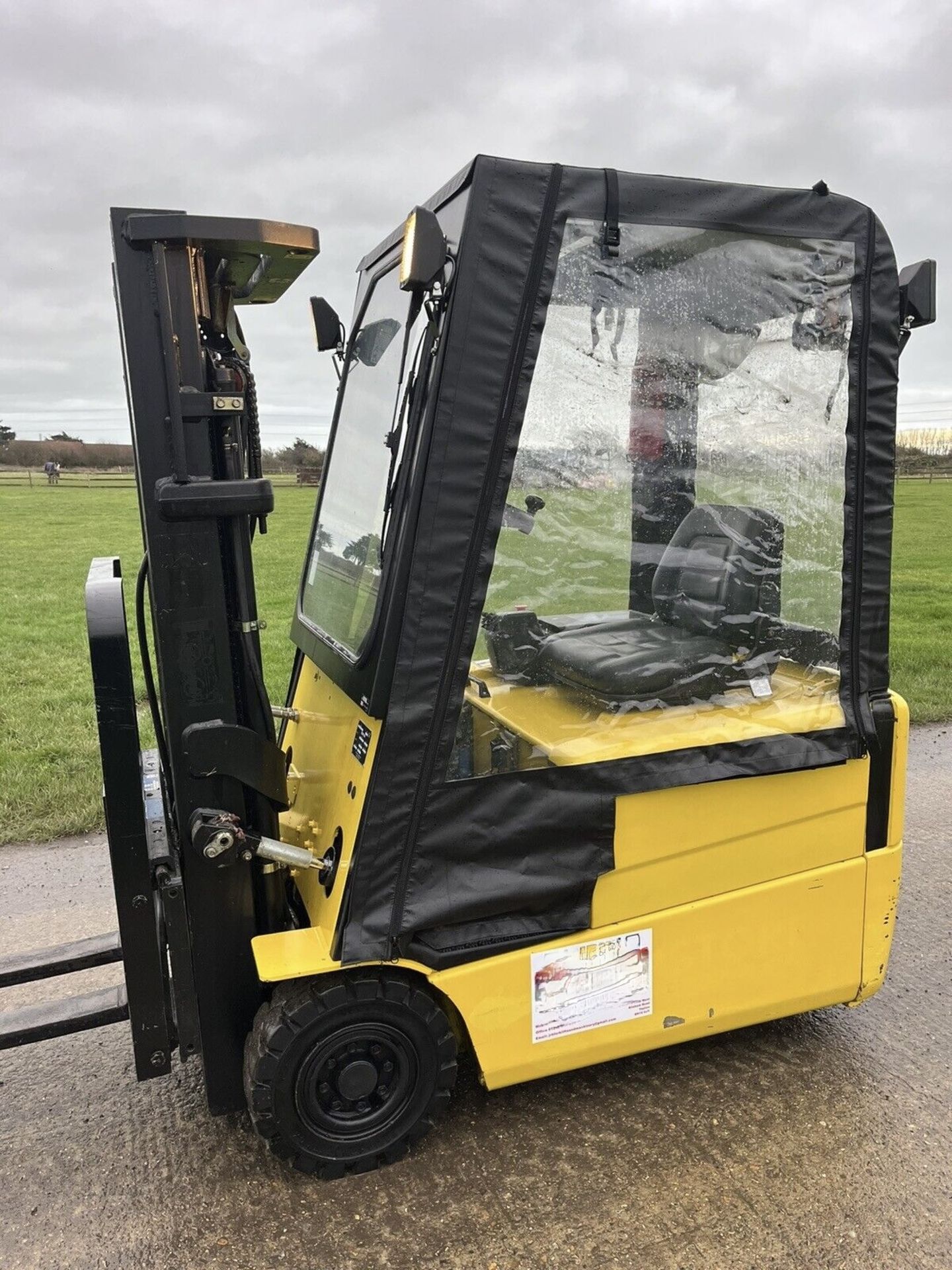 CATERPILLAR 1.6 Electric Forklift Truck (Container Spec) - Image 8 of 9