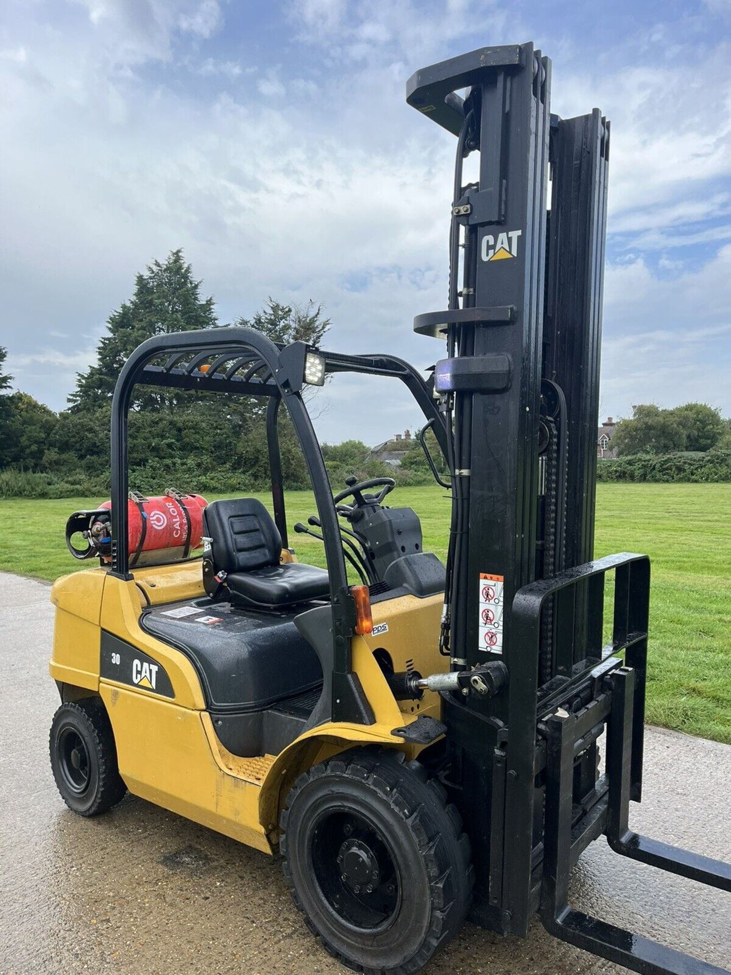 CATERPILLAR, 3 Tonne Gas Forklift - Image 2 of 5