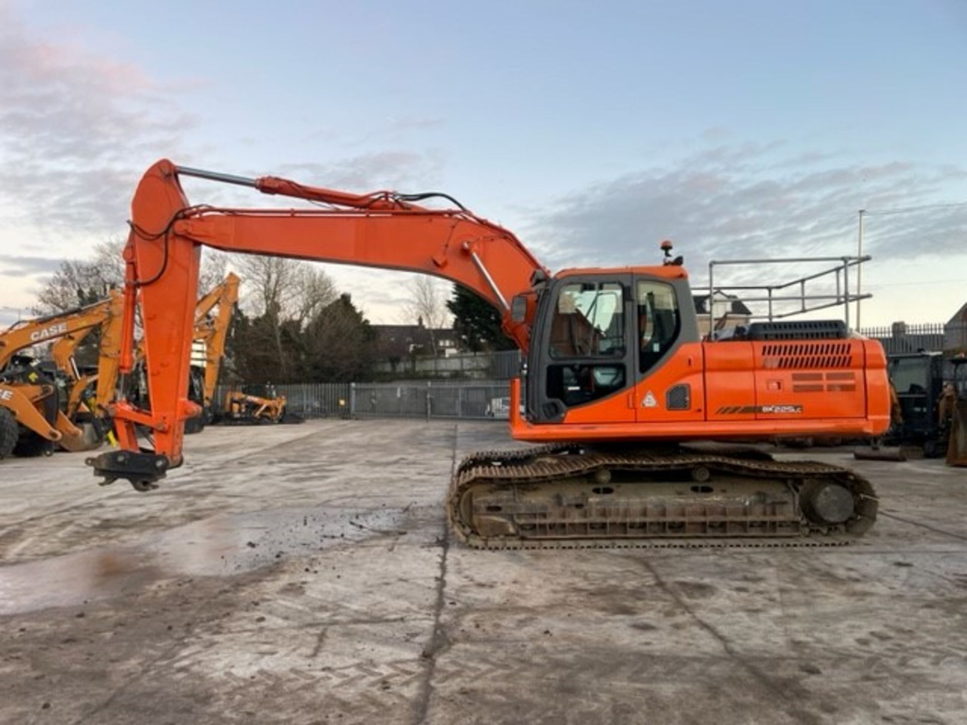 2013 DOOSAN DX225LC-3 EXCAVATOR - Image 3 of 15