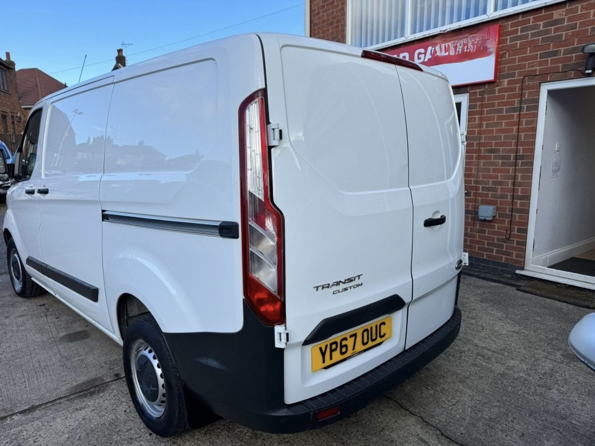 2017 - Ford Transit Custom 270 LR P/V - Image 15 of 16