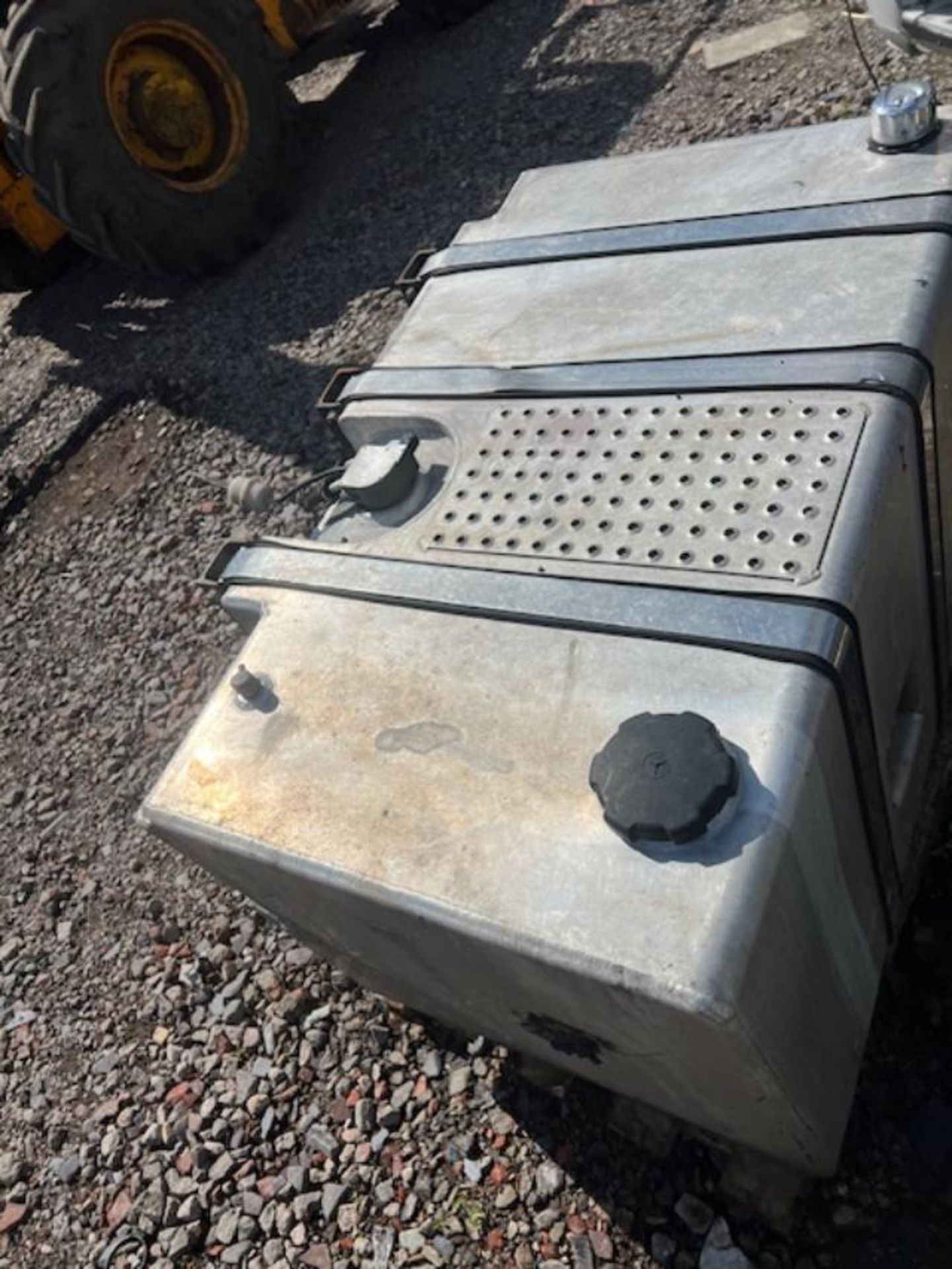 Diesel & Hydraulic Tank to suit Mercedes Actros 2545 - Image 2 of 12