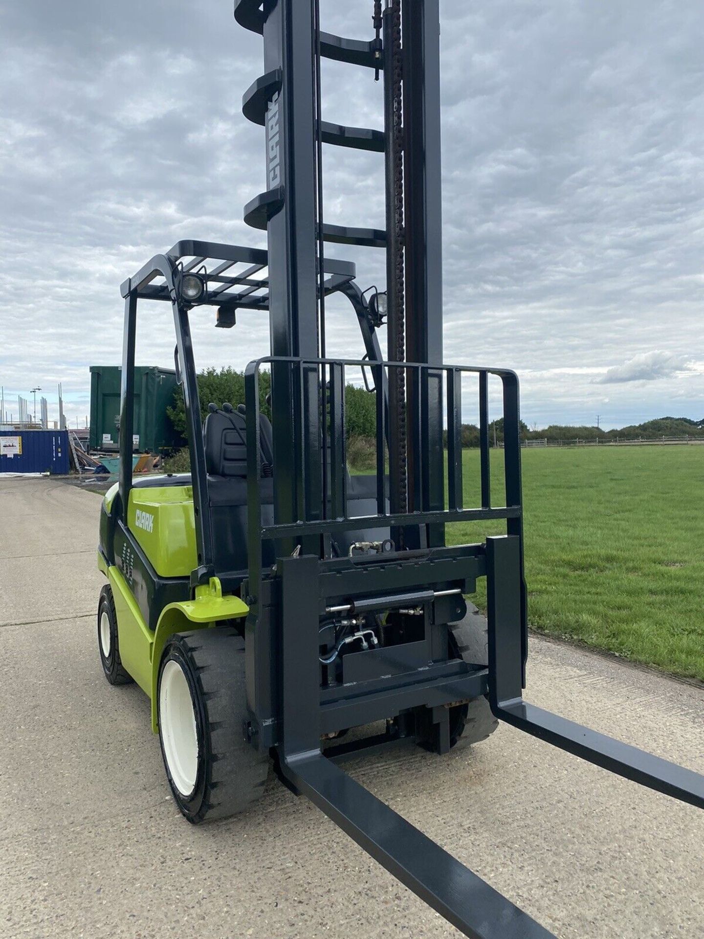 2015 CLARK - Diesel Forklift Truck