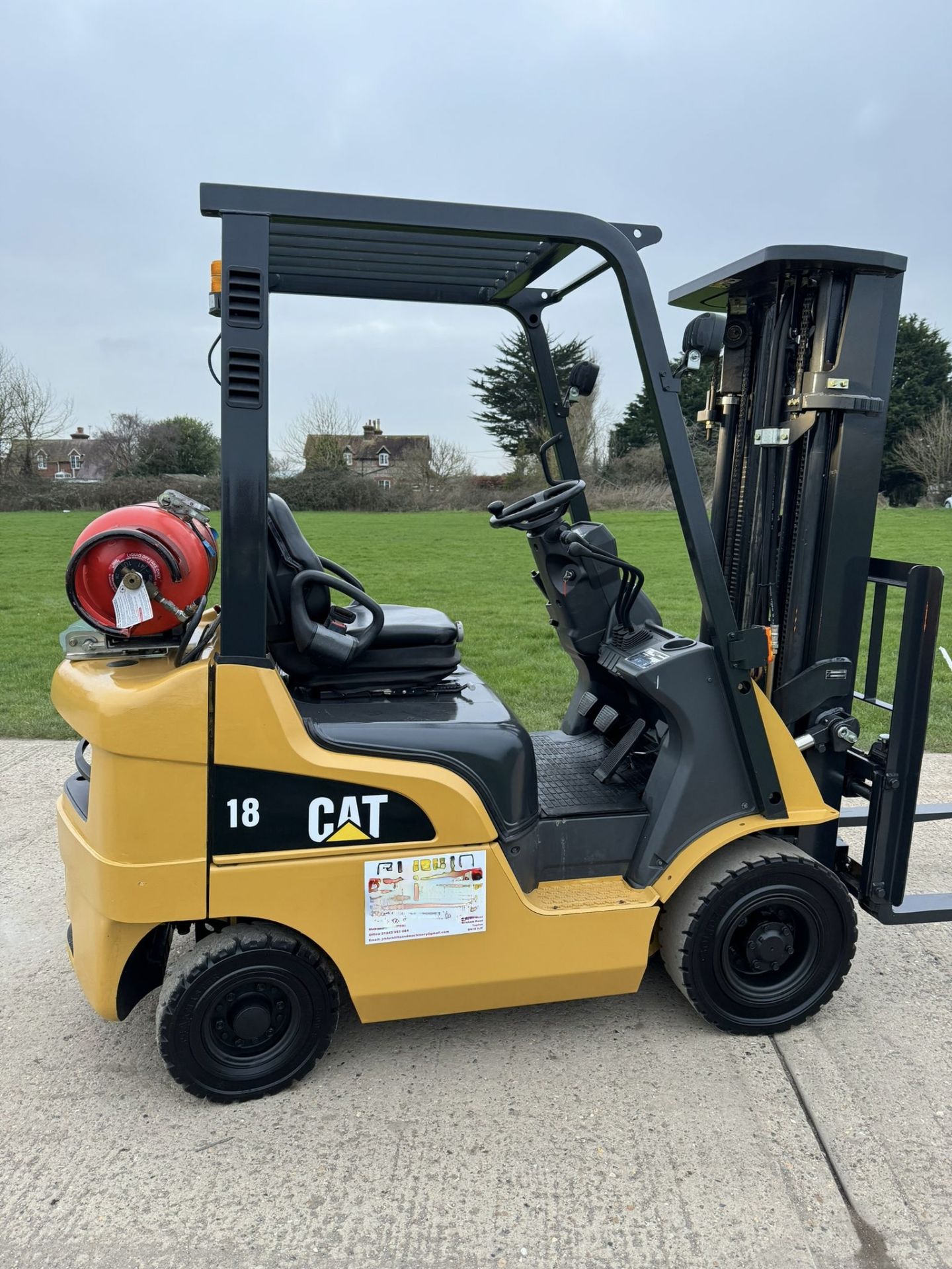 2018 CATERPILLAR 1.8 Tonne Gas Forklift Truck (Container) Triple Mast - Bild 3 aus 9