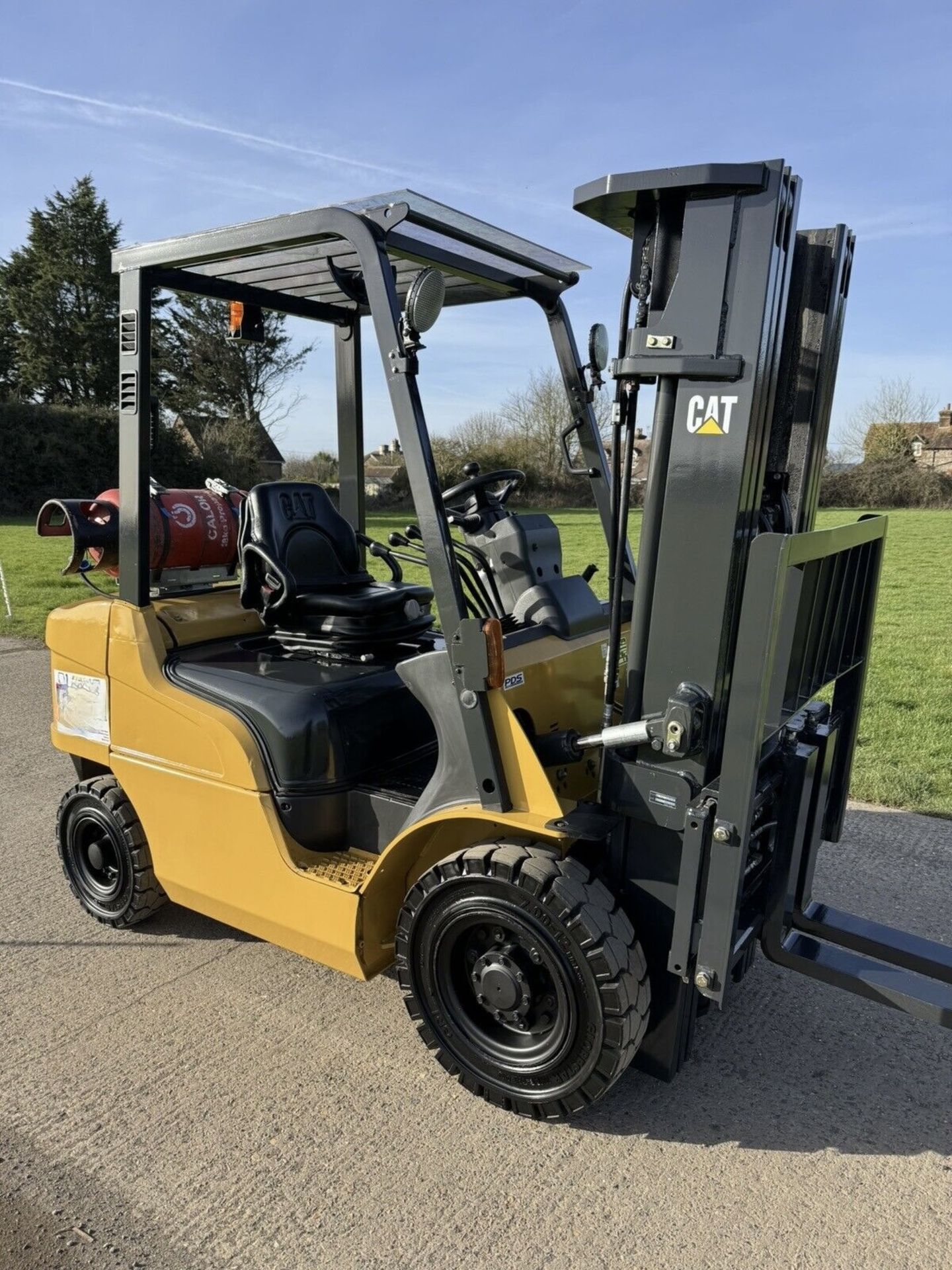 2014, CATERPILLAR - 2.5 Tonne Gas Forklift