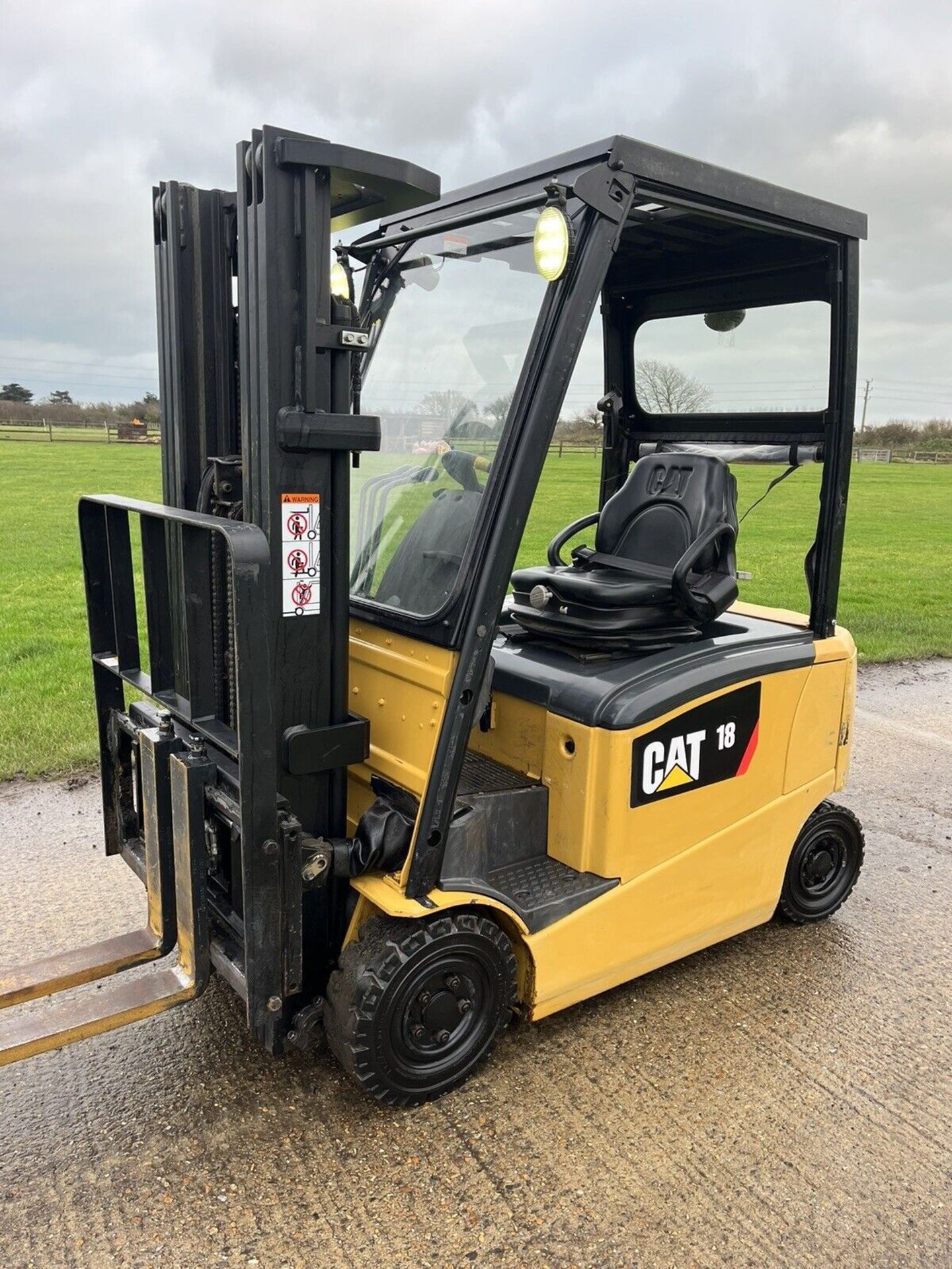 CATERPILLAR 1.8 Electric Forklift Truck (Container Spec)