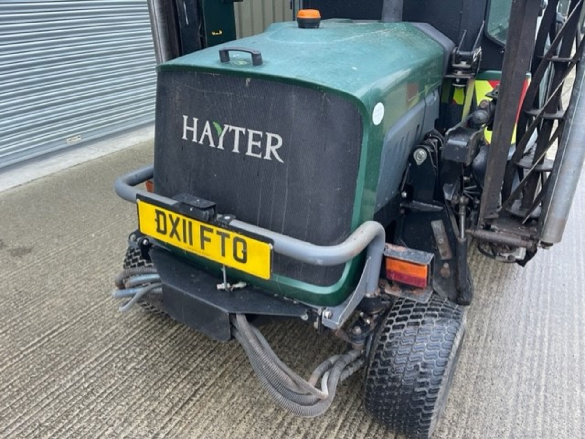 2011, HAYTER T424 GANG 4X4 RIDE ON DIESEL MOWER - Image 5 of 9