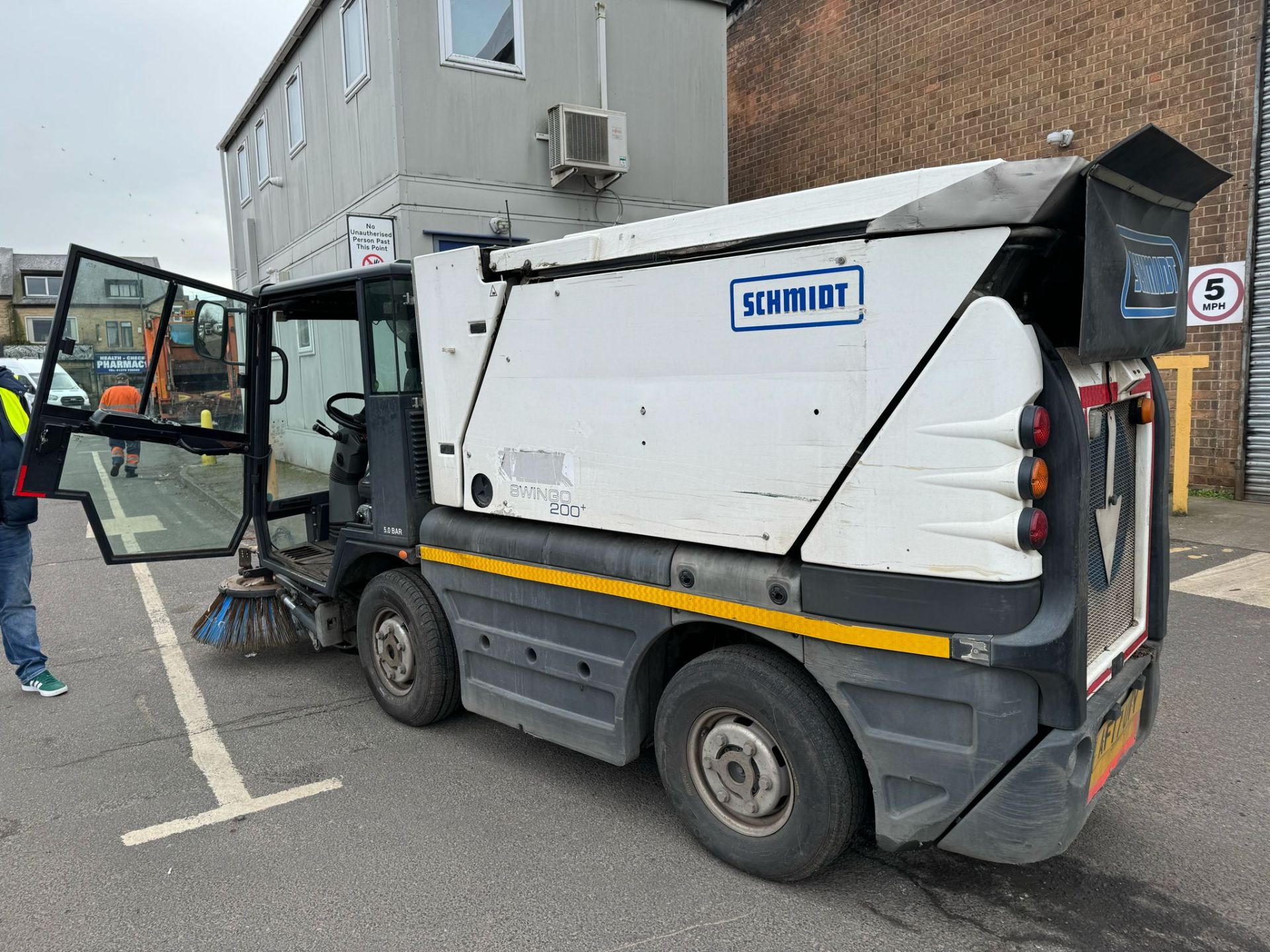 2017, SCHMIDT - Compact 200 Road Sweeper (Ex-Council fleet owned and maintained) - Bild 5 aus 32