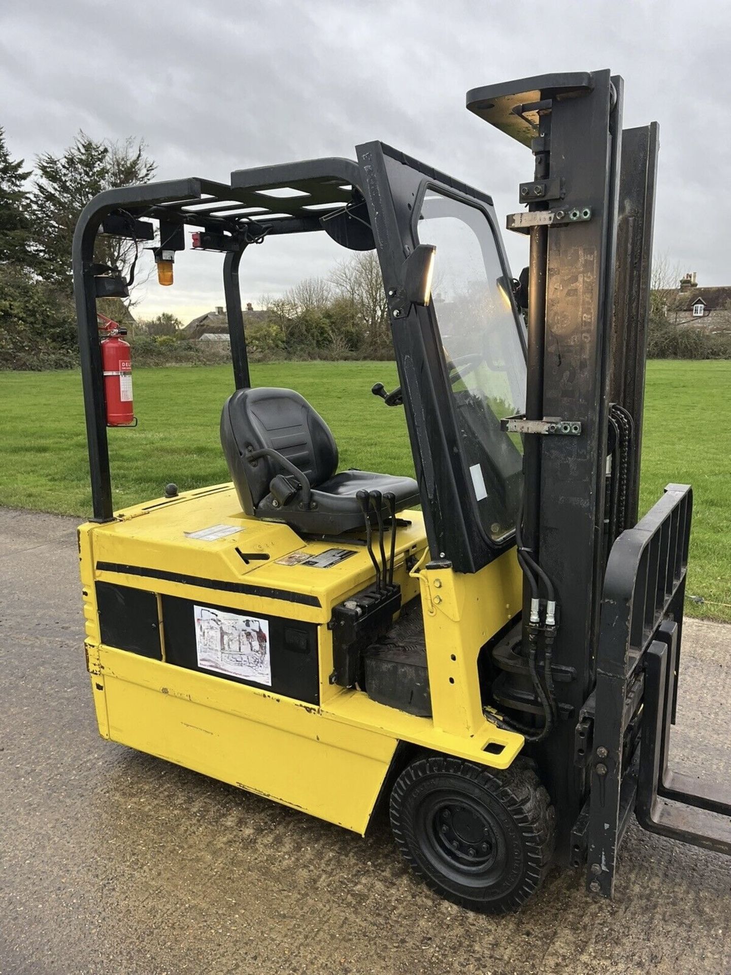 CATERPILLAR 1.8 Electric Forklift Truck (Container Spec) - Image 2 of 6