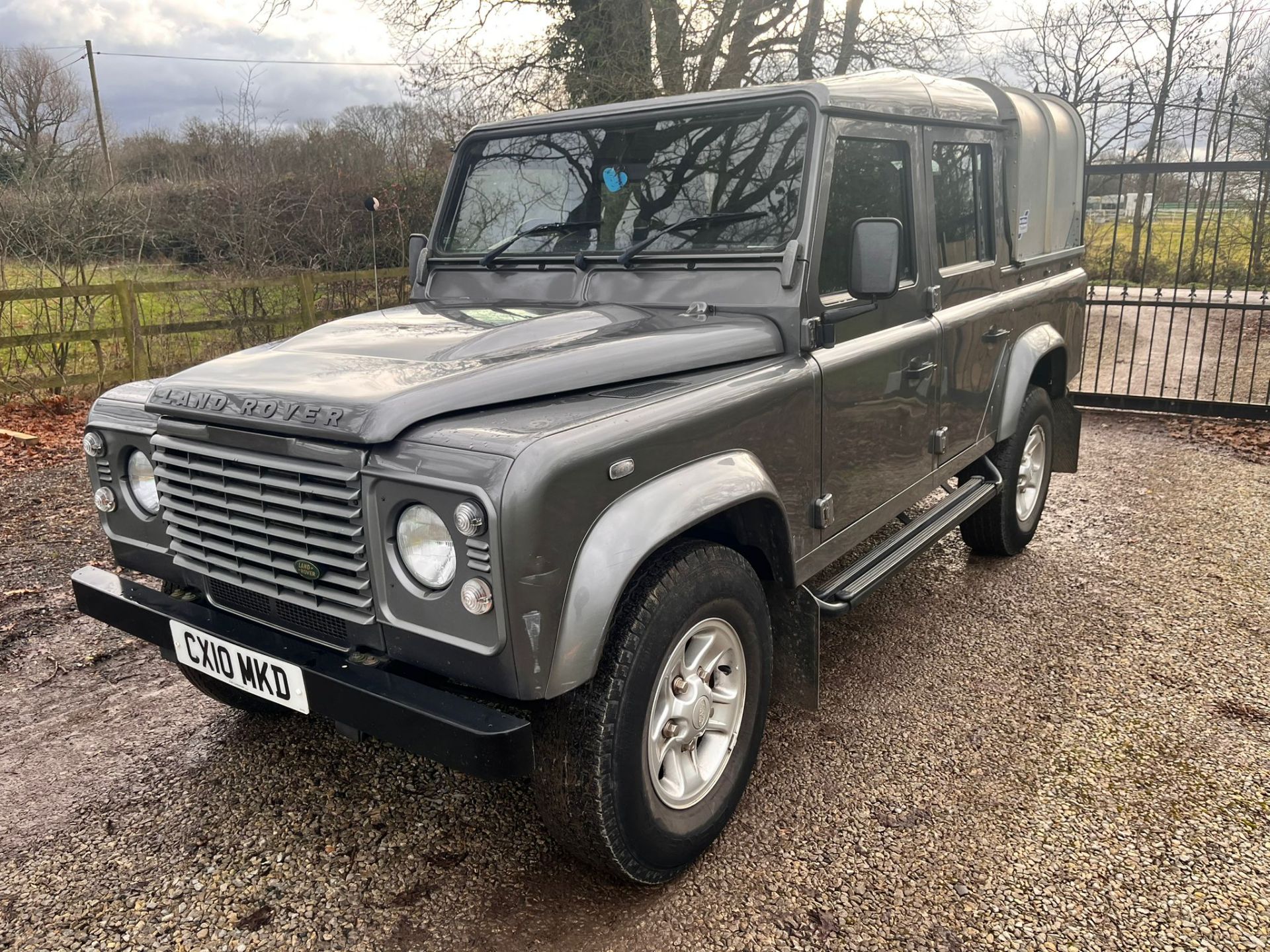 2010 Landrover Defender 110 - Double Cab Country 4 TDCi (No VAT on hammer)