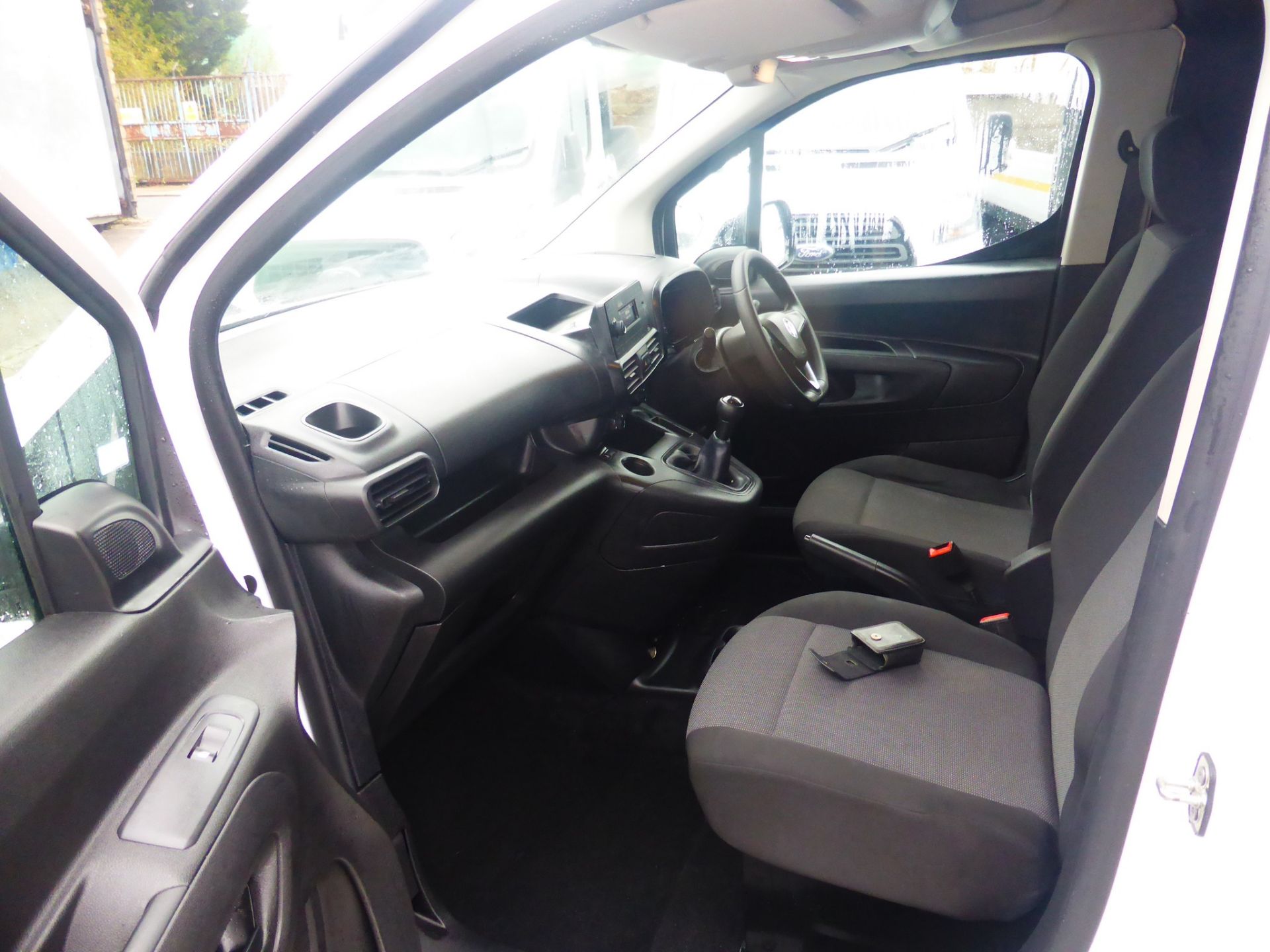 VAUXHALL COMBO 1.6 2300 EDITION ULEZ EURO6 - Image 10 of 12