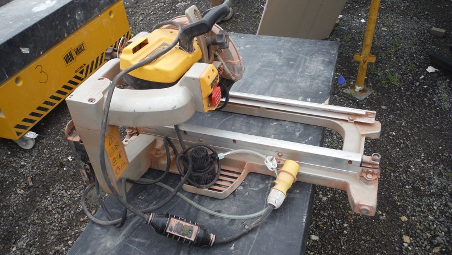 Dewalt D24000 Tile Masonary Saw - Image 2 of 3