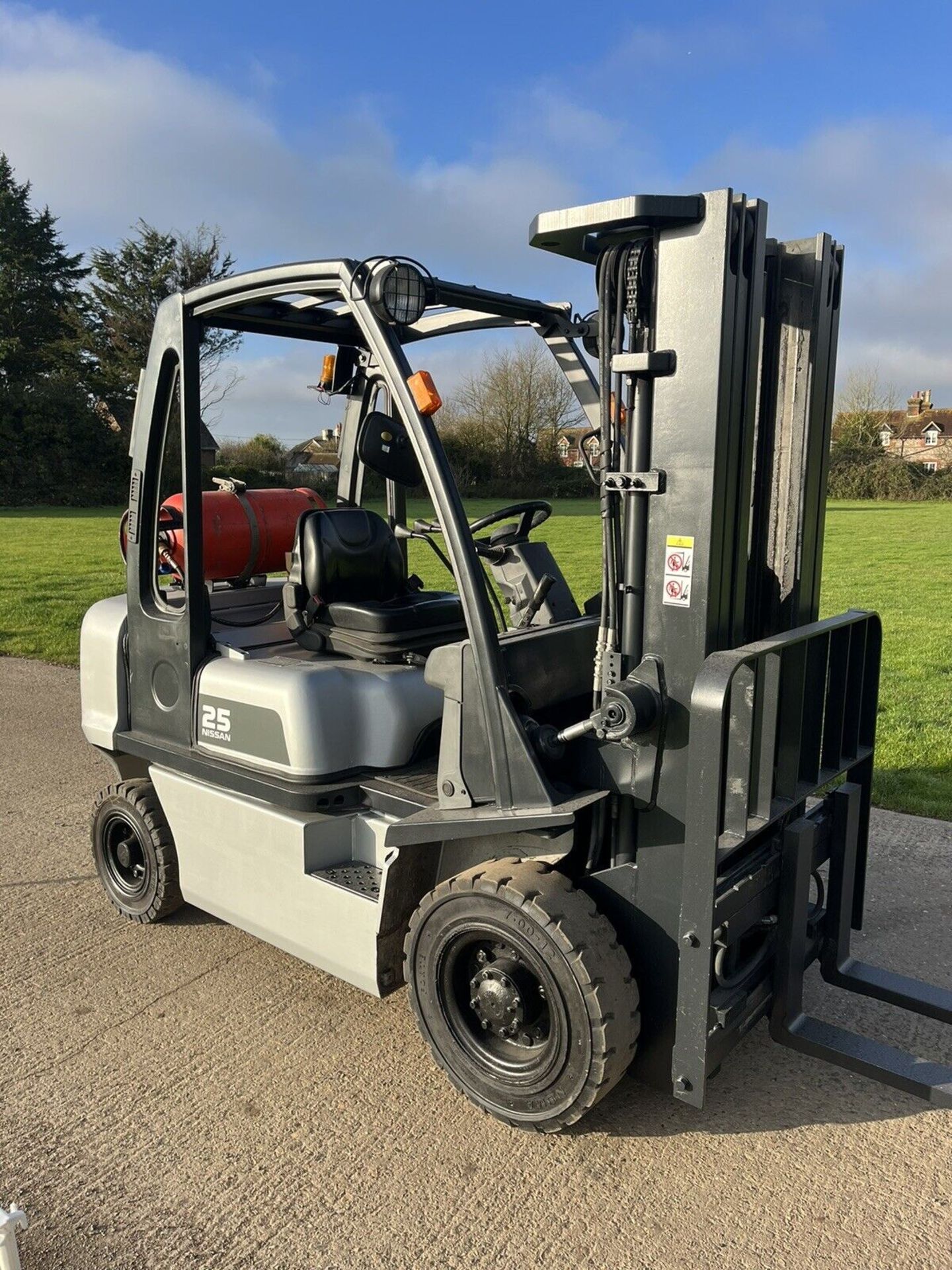 NISSAN 2.5 Gas Forklift Truck (Container Spec)