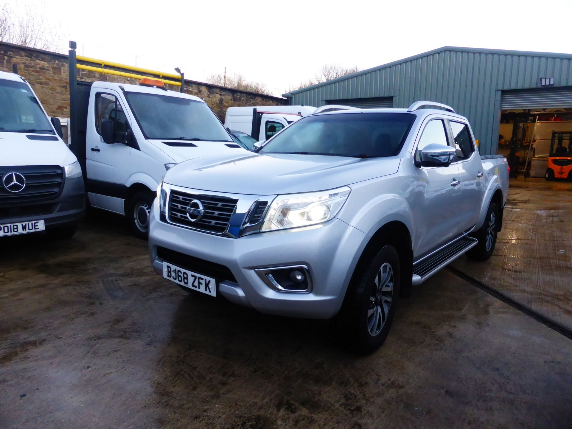 NISSAN Navara - 2.3DCI TEKNA AUTO 4X4 DC - Image 3 of 19