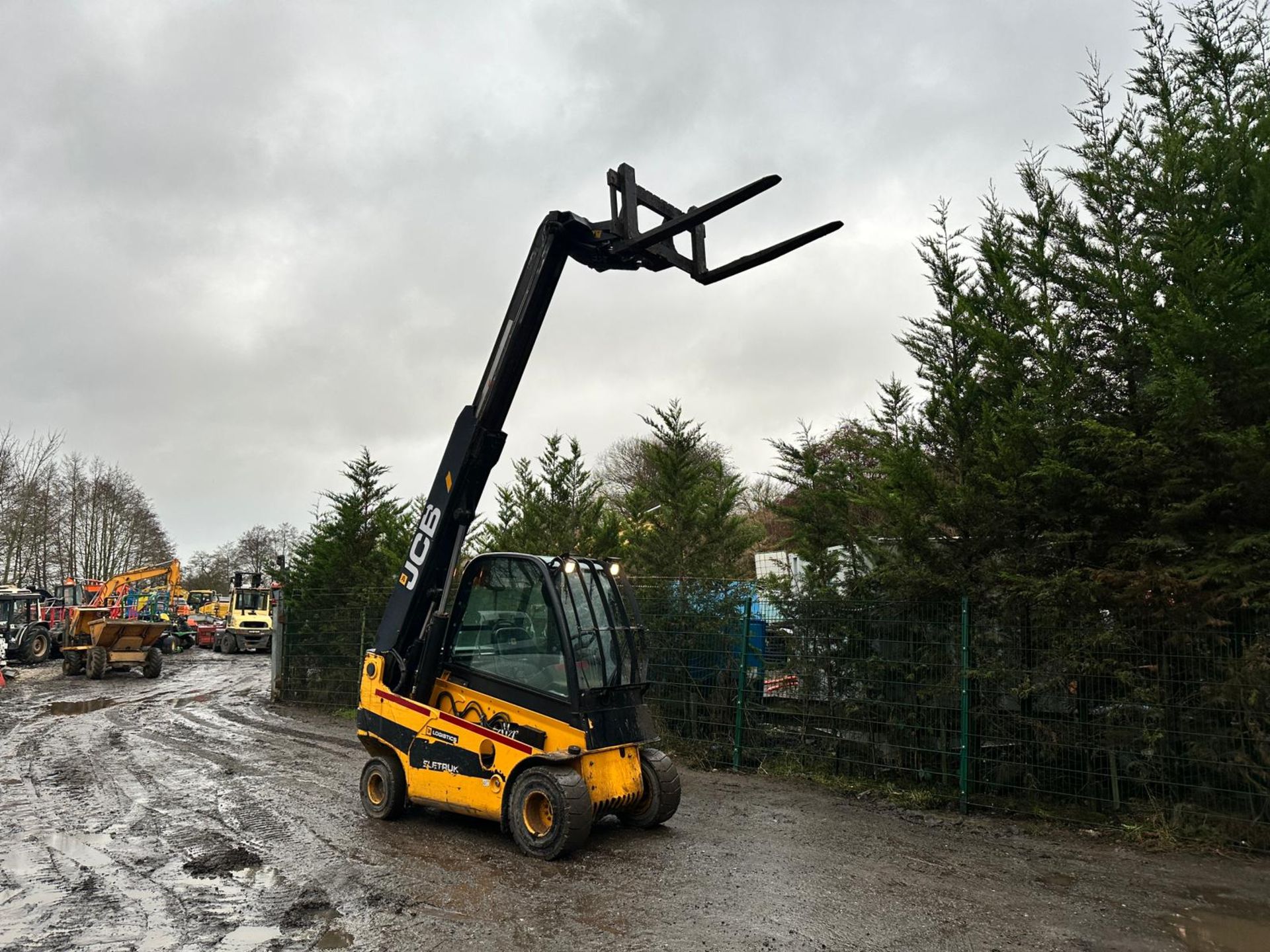 2019 JCB TLT35D DIESEL 3.5 TON TELESCOPIC FORKLIFT/TELETRUK WITH STRIMECH BUCKET GRAB AND PALLET FOR - Image 2 of 16