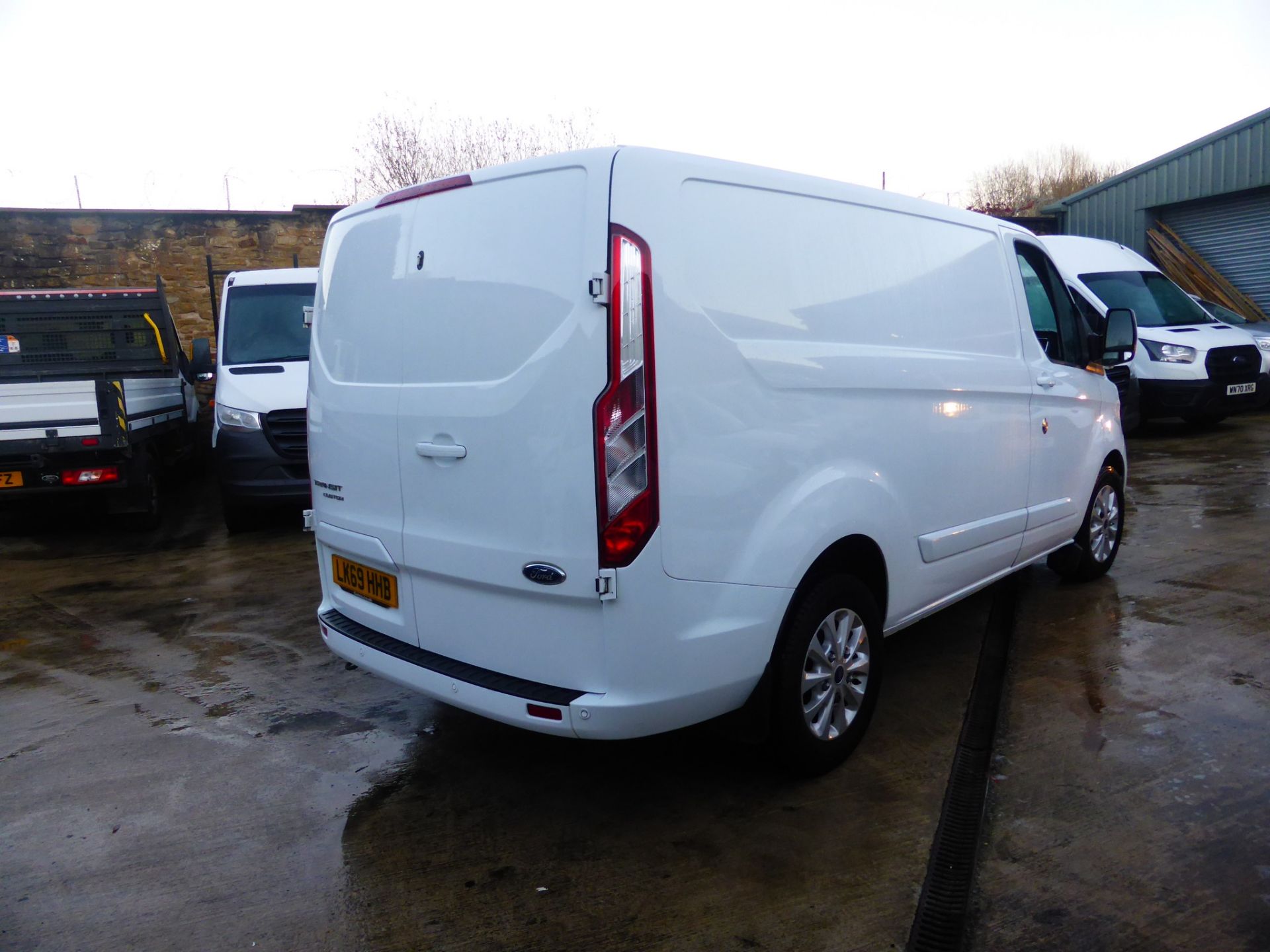 FORD Transit - CUSTOM 2.0 130BHP LIMITED - Image 4 of 12