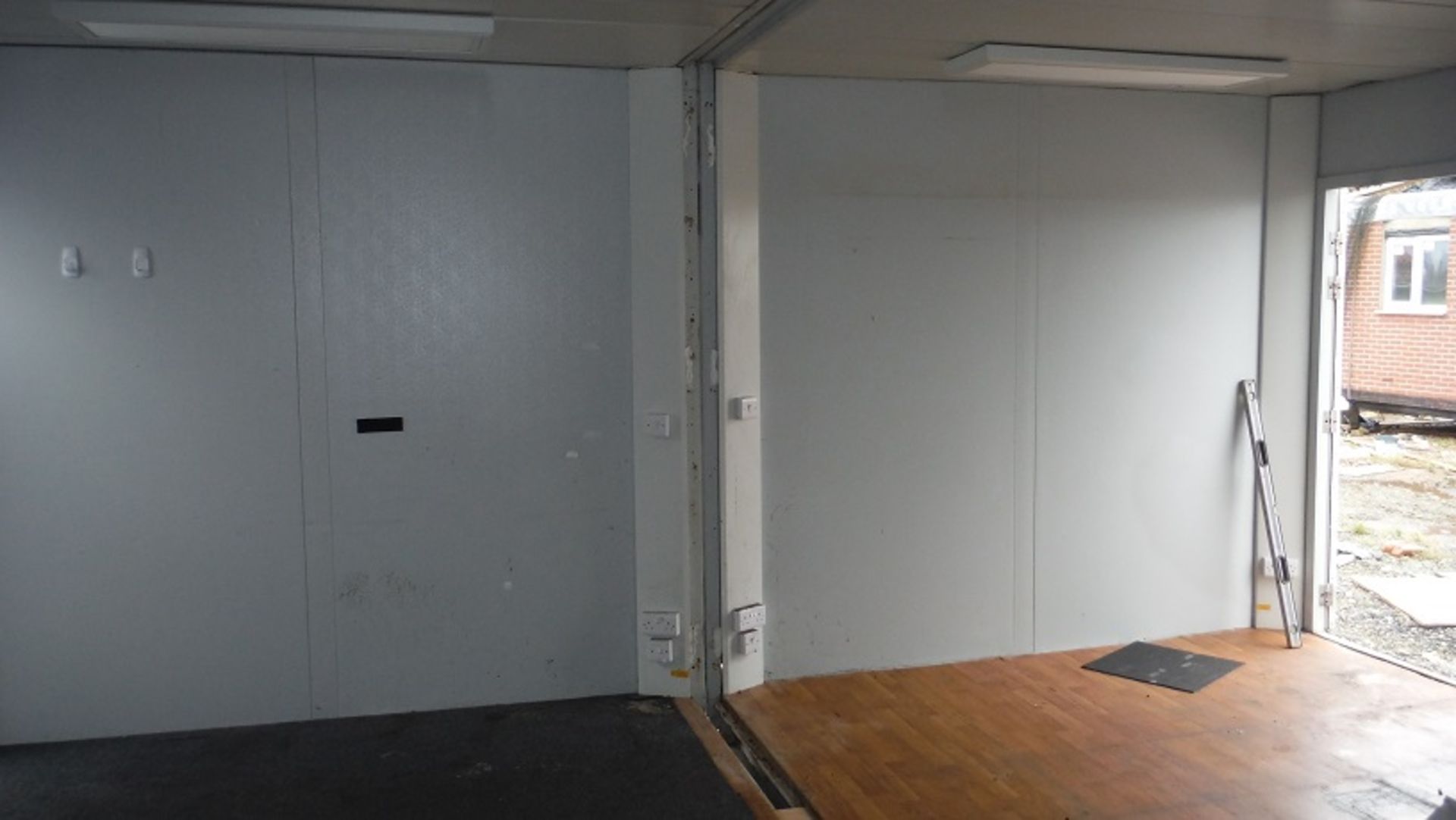 20x20 2 bay steel modular office/workshop - Image 8 of 11