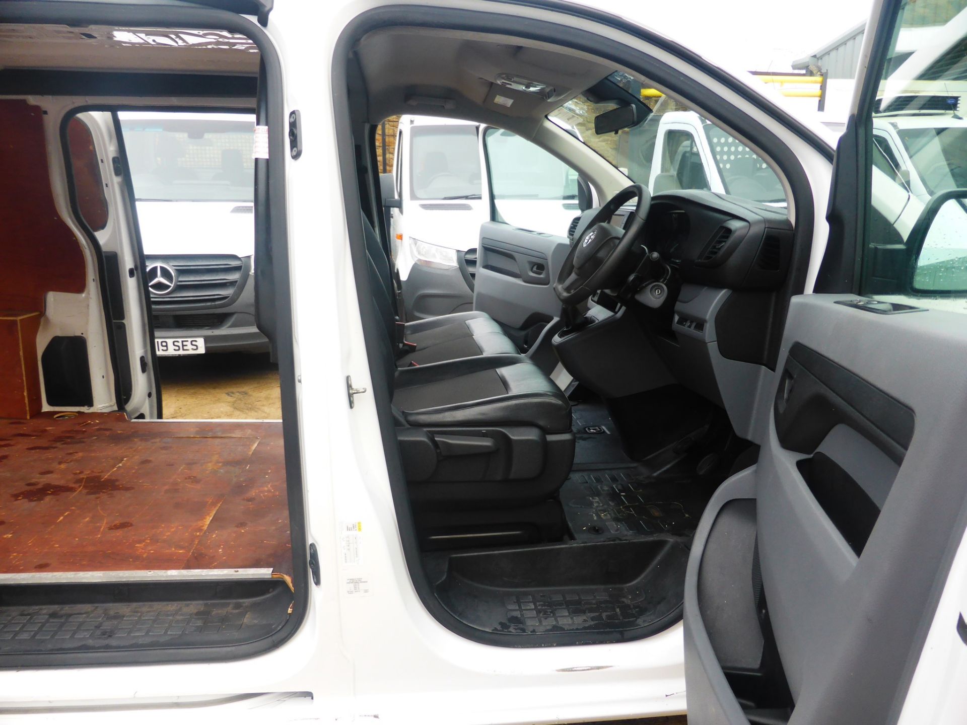 Vauxhall Vivaro 1.5 2900 SPORTIVE LWB - Image 19 of 19