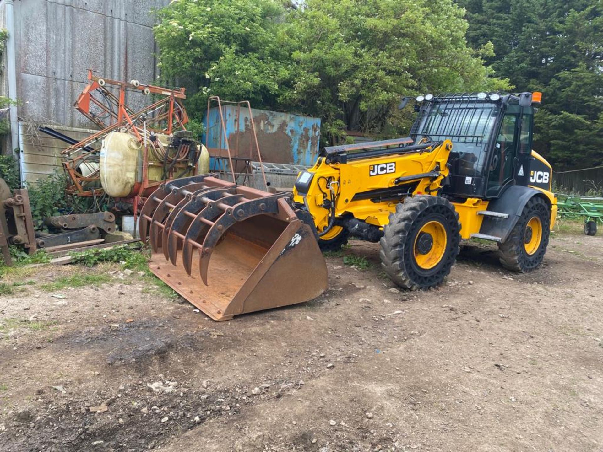 2016, JCB TM320 Waste Master with New Waste Tyres (only 5980 hours) - Image 3 of 3