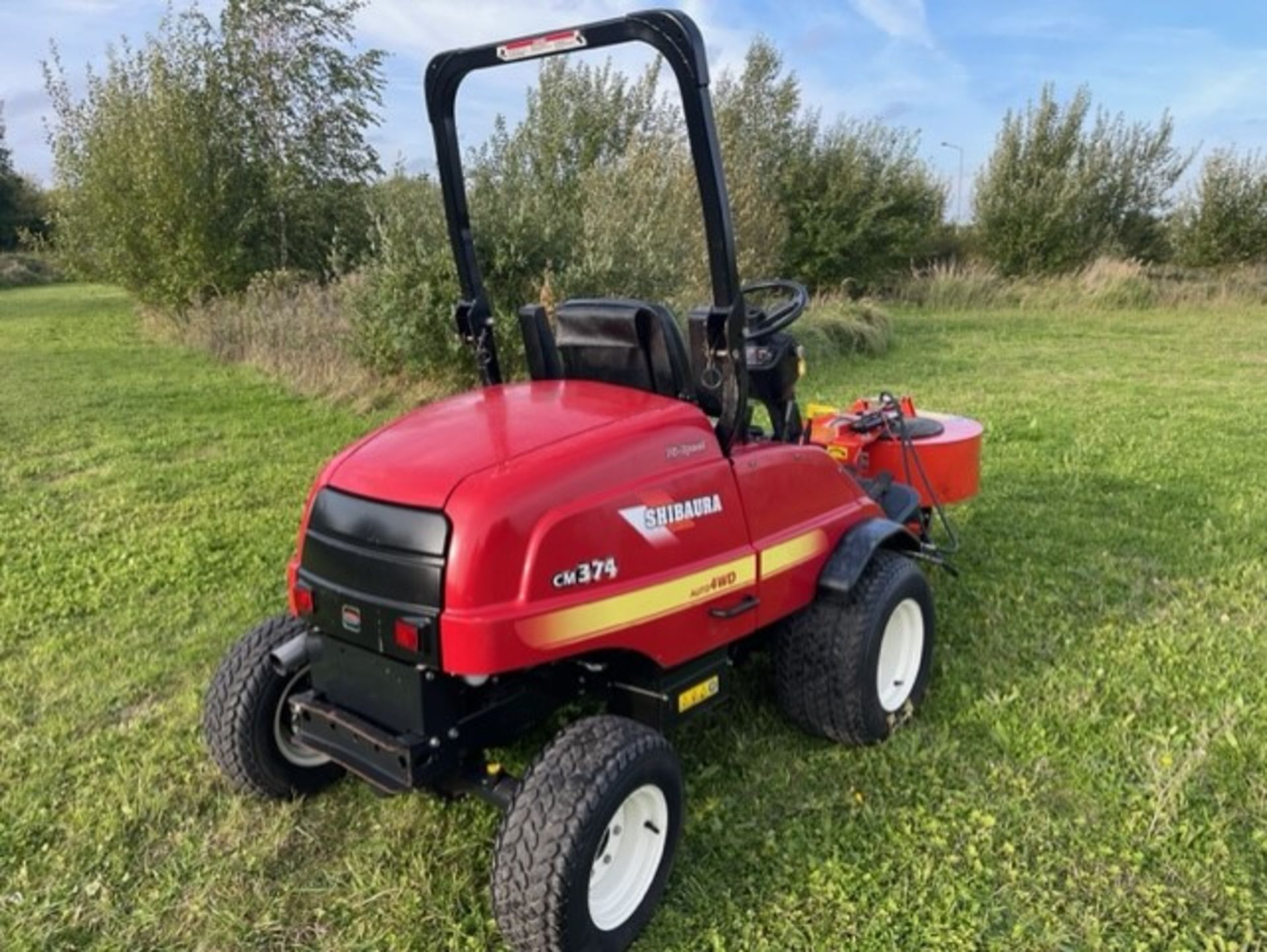 2018, SHIBAURA CM374 OUTFRONT MOWER WITH DECK & BLOWER - Image 3 of 13