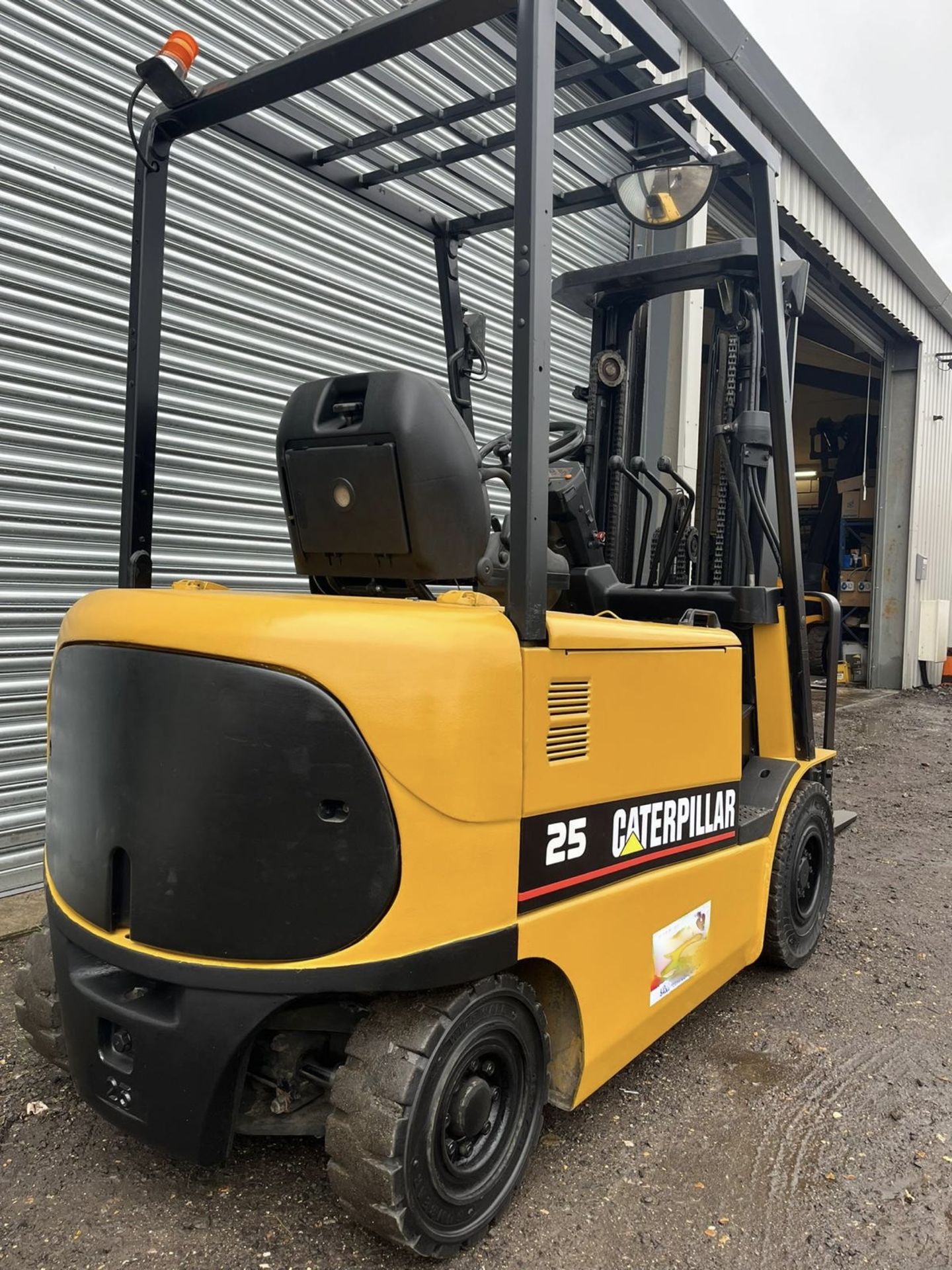 2014 - CATERPILLAR, EP25, 2.5 Tonne Electric Forklift - Image 2 of 7