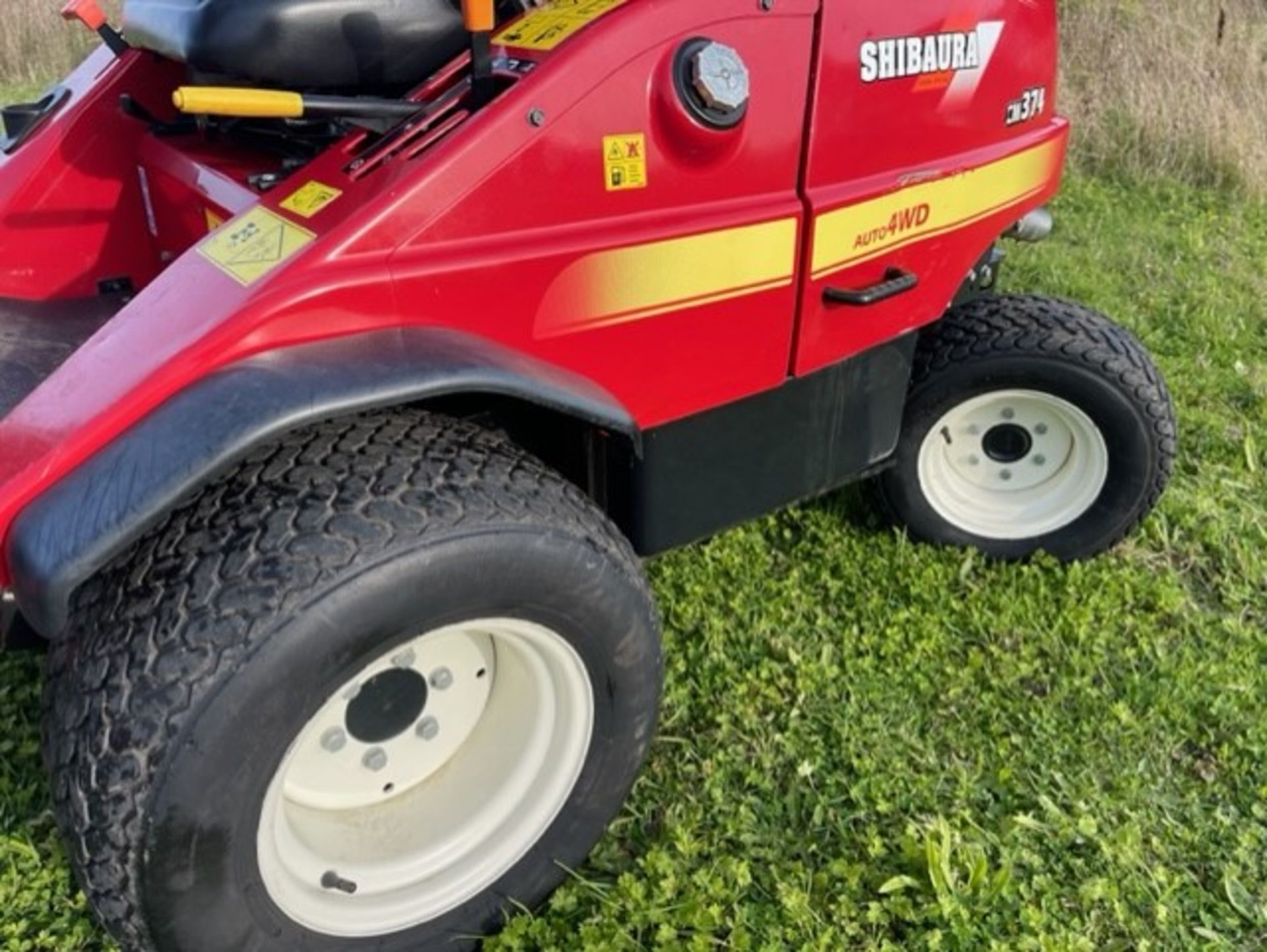 2018, SHIBAURA CM374 OUTFRONT MOWER WITH DECK & BLOWER - Image 12 of 13