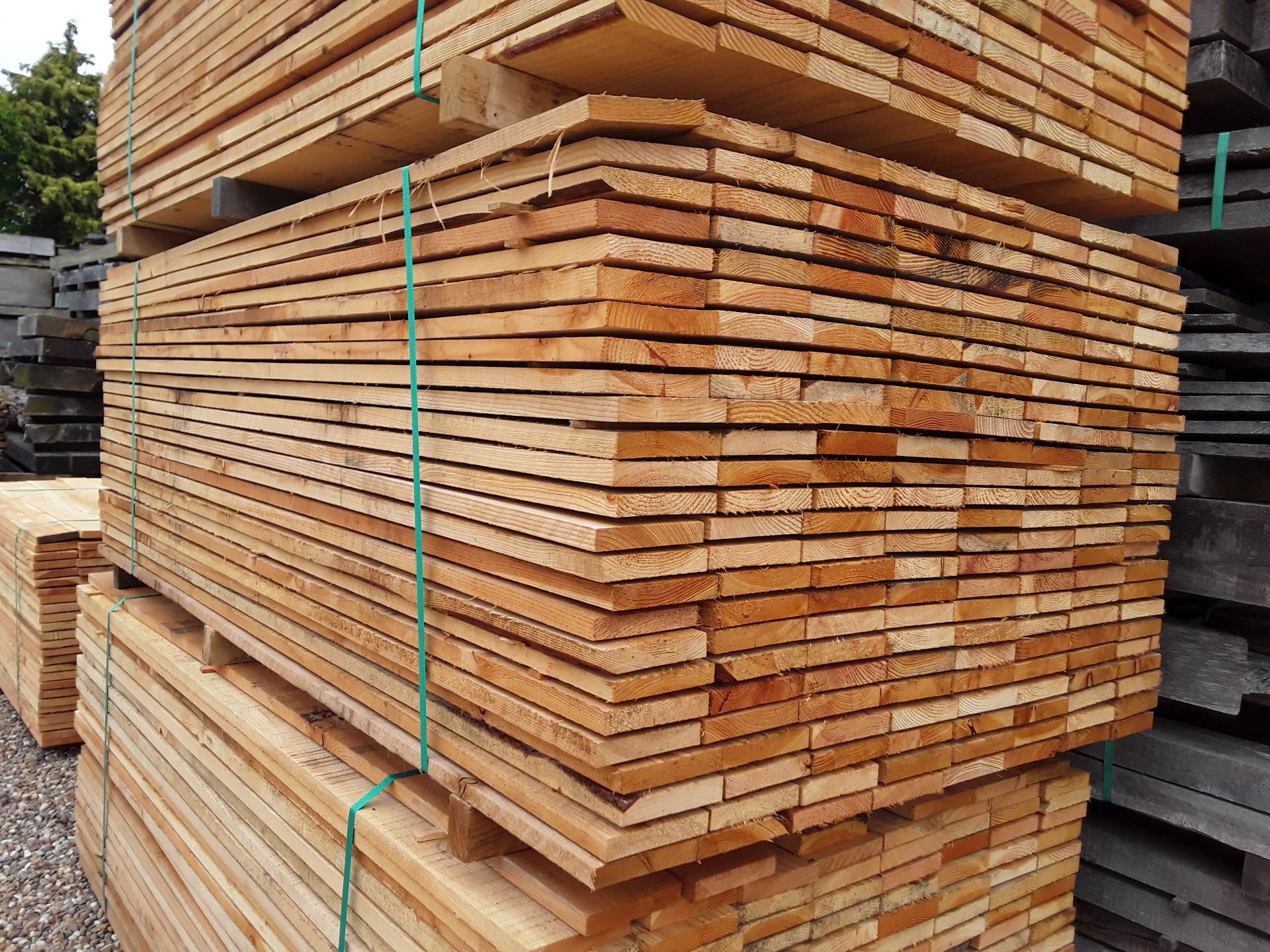 100x Fresh Sawn Softwood Mixed Larch / Douglas Fir Boards / Planks - Image 3 of 4