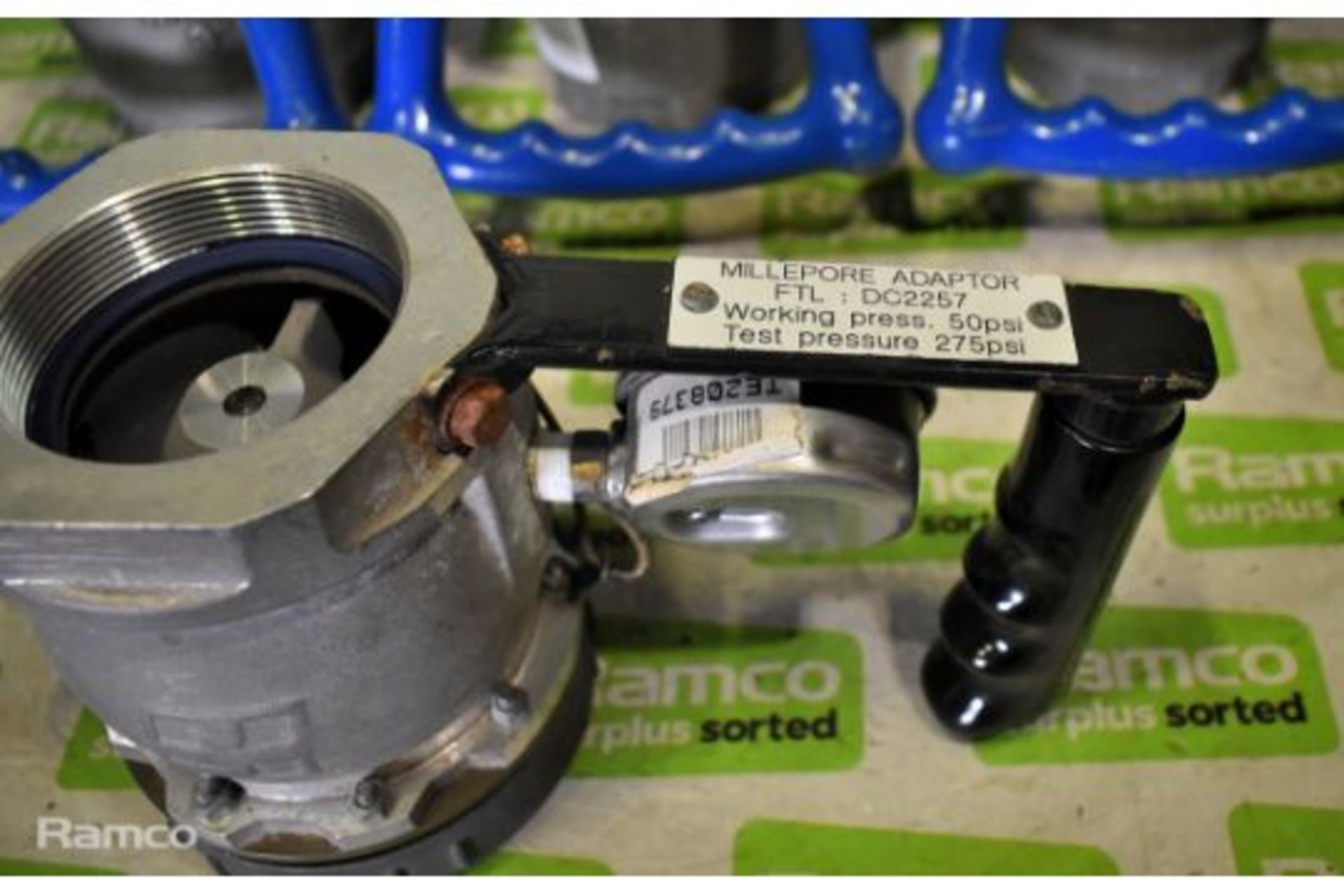 3x Mann Tek 3 inch half couplings, Fluid transfer international 3 inch millipore adapter sampler - Image 2 of 6