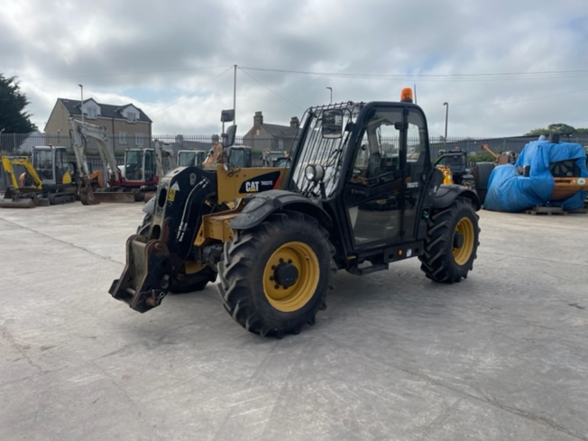 2016 CAT TH337C TELEHANDLER - Image 8 of 18