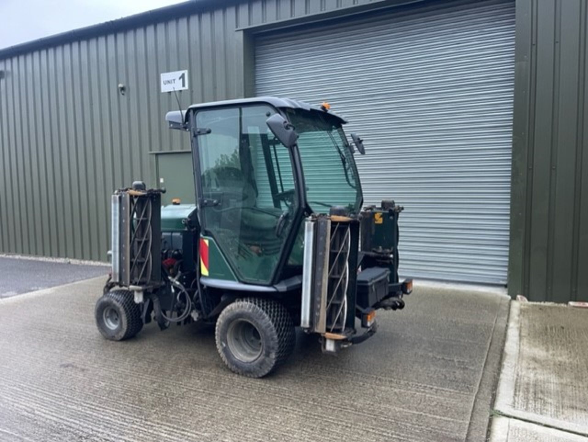 2011, HAYTER T424 GANG 4X4 RIDE ON DIESEL MOWER - Image 3 of 9