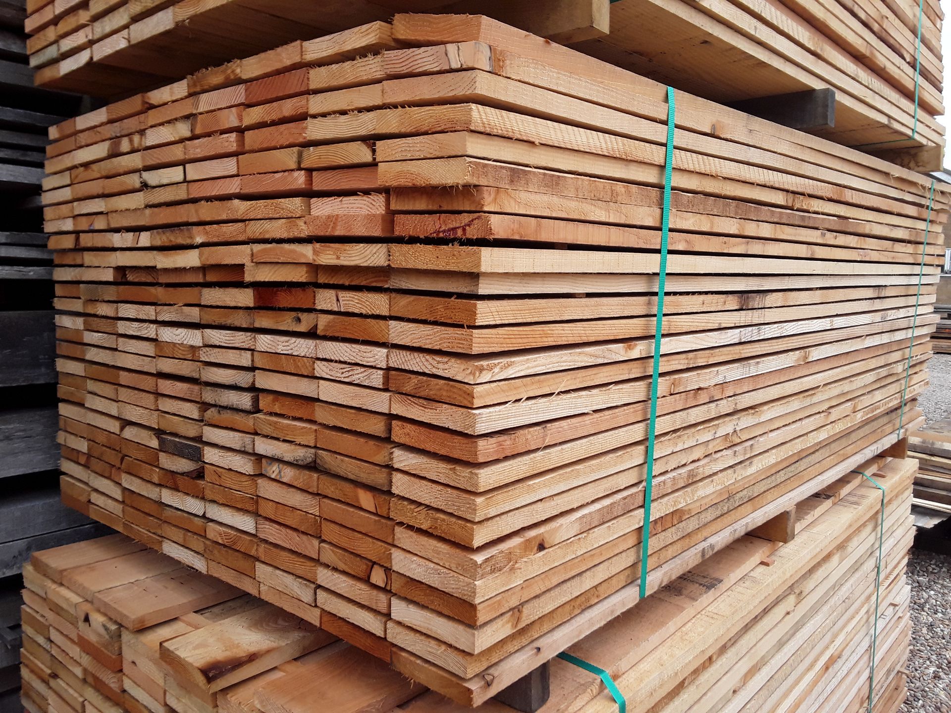 100x Fresh Sawn Softwood Mixed Larch / Douglas Fir Boards / Planks - Image 2 of 4