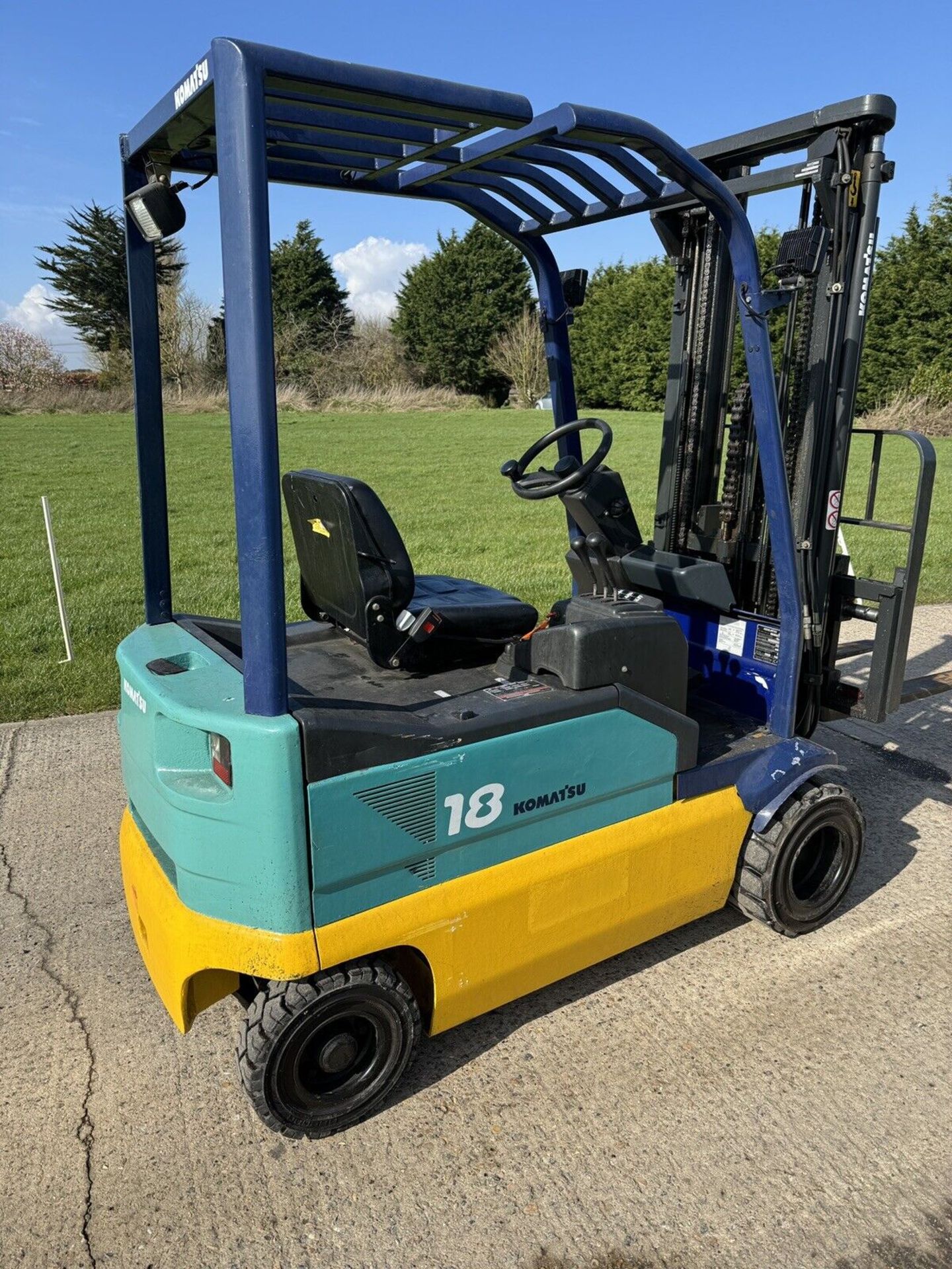 KOMATSU, 1.8 Tonne - Electric Forklift Truck (Container Spec) - Image 4 of 5