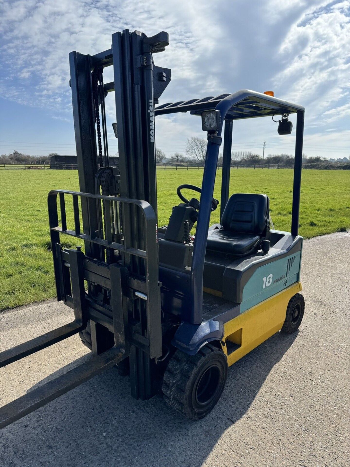 KOMATSU, 1.8 Tonne - Electric Forklift Truck (Container Spec) - Image 5 of 5