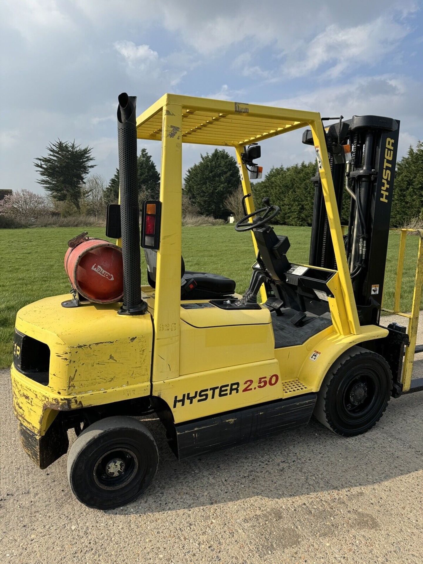 HYSTER 2.5 Gas Forklift (container spec) - Image 2 of 4