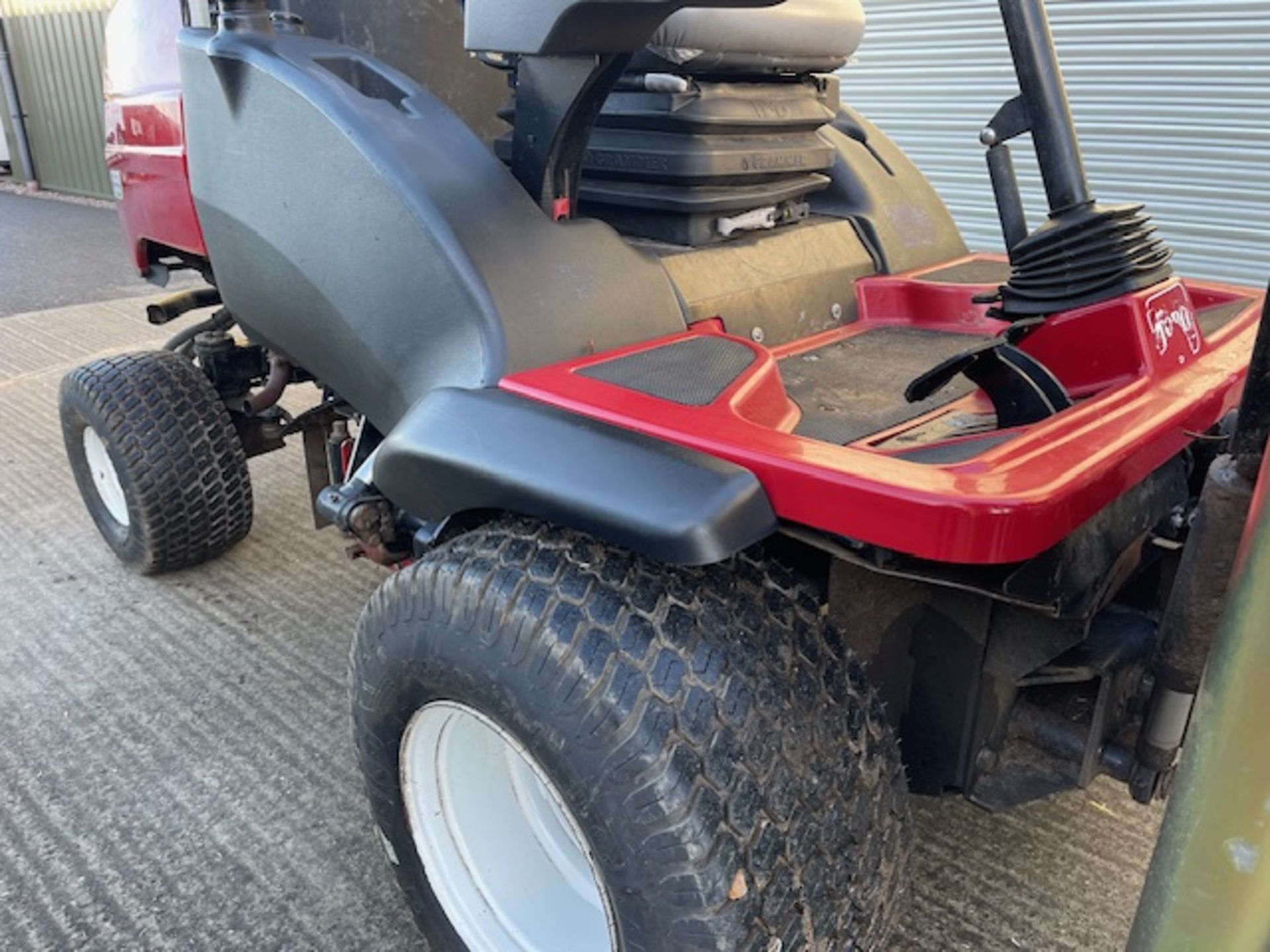 2015, TORO LT3340 TRIPLE TURF MOWER (HAYTER) - Image 12 of 12