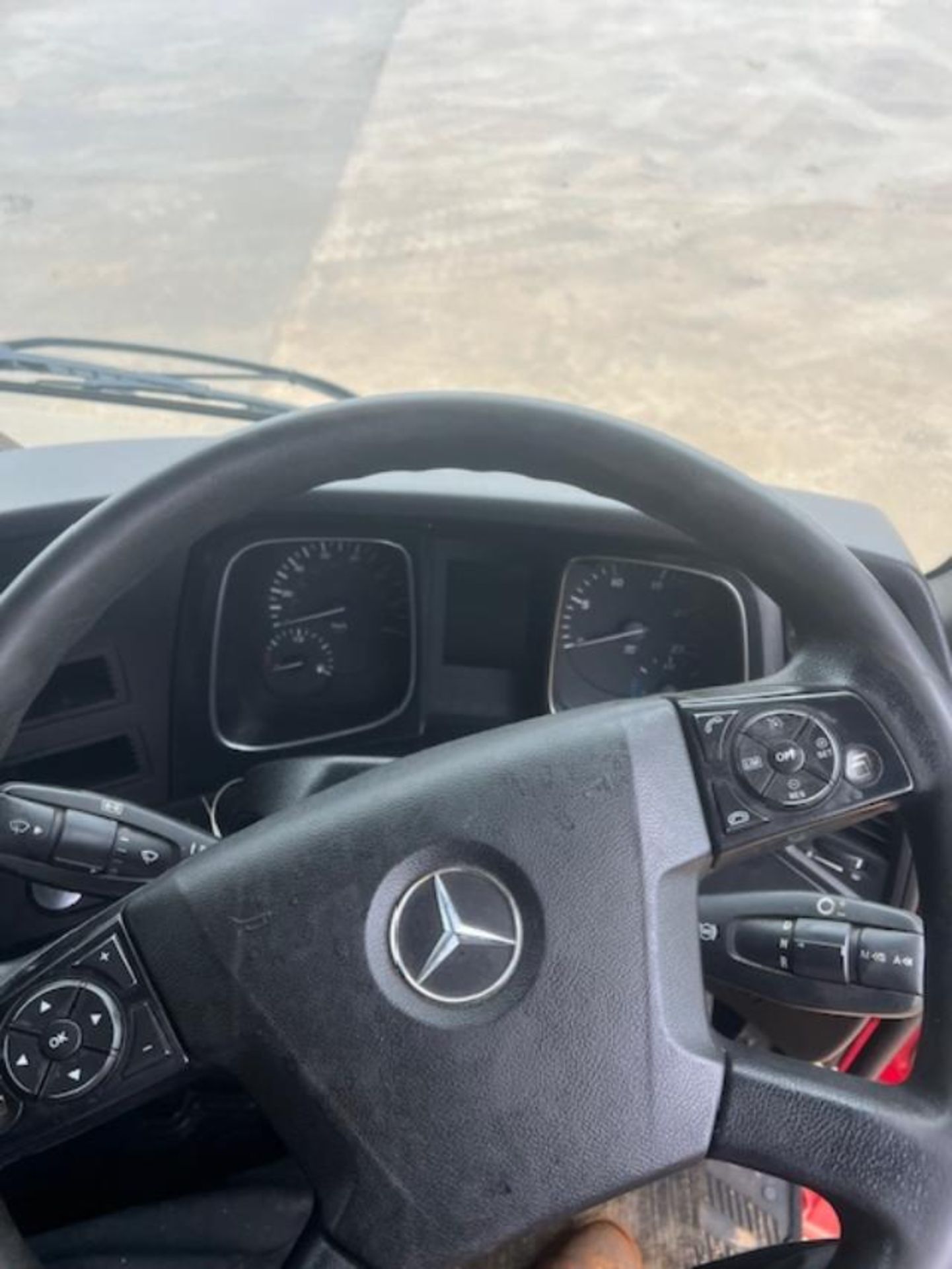 2014 Mercedes Actros 2545 - Image 2 of 15