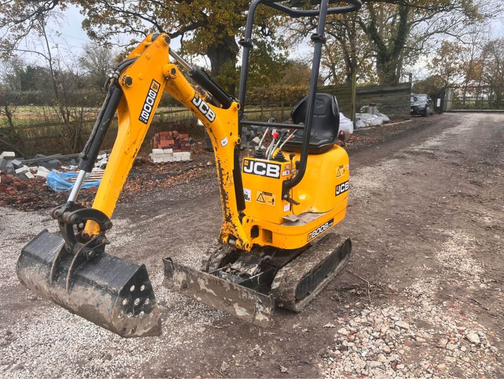 2019, JCB 8008 CTS - 0.8 Ton Mini Digger (expanding tracks 3 buckets) - Bild 7 aus 8