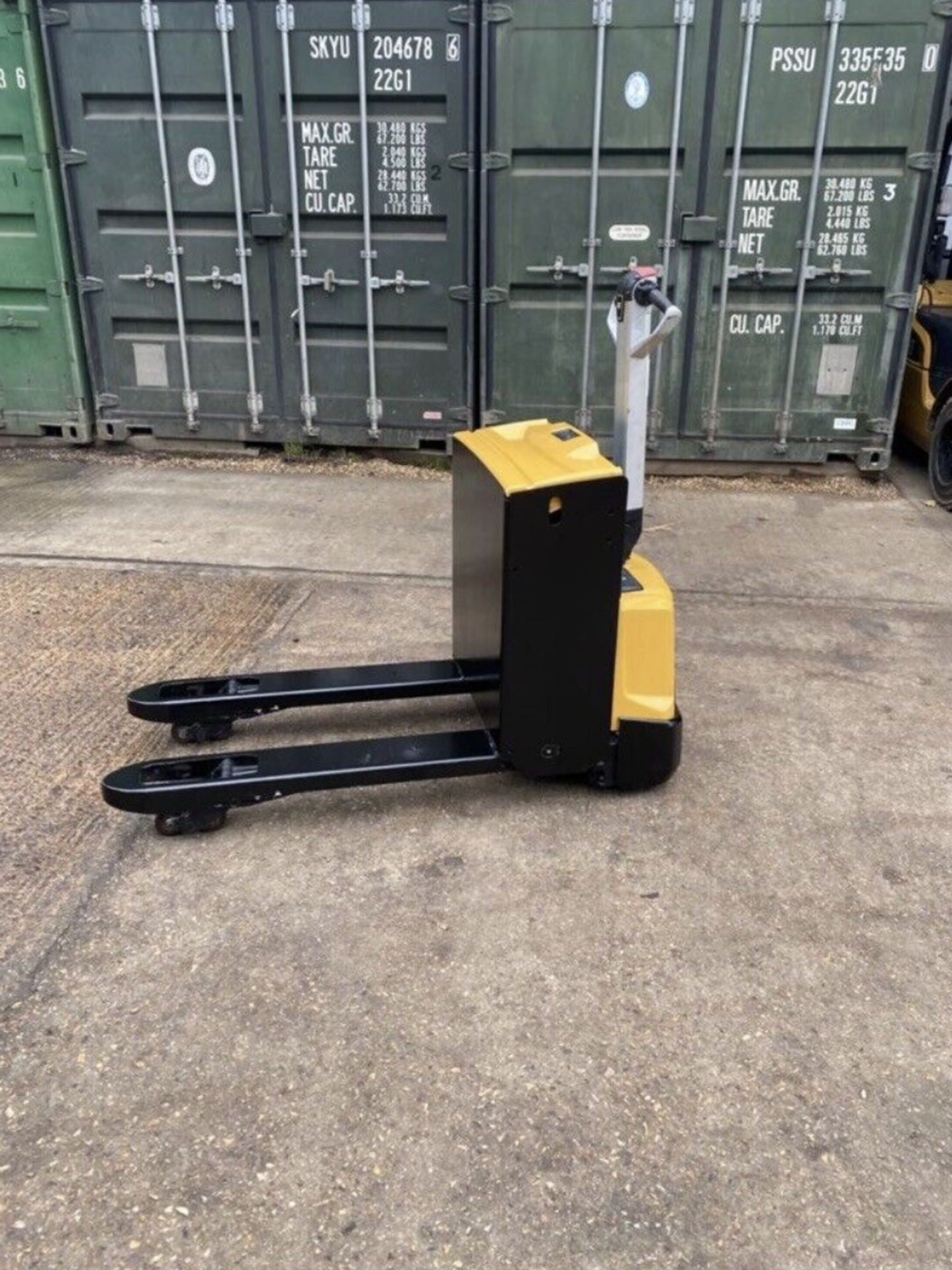 CATERPILLAR 2 Electric Pallet Truck