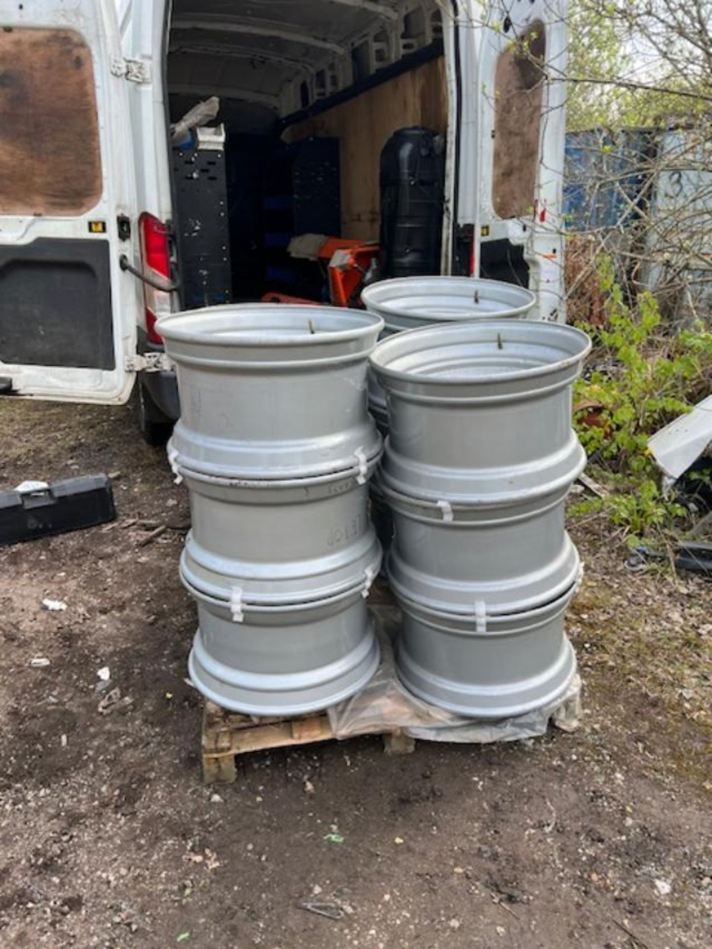 12 x unused Alloys 11.75x22.50 to suit Commercial Trucks - Image 2 of 4