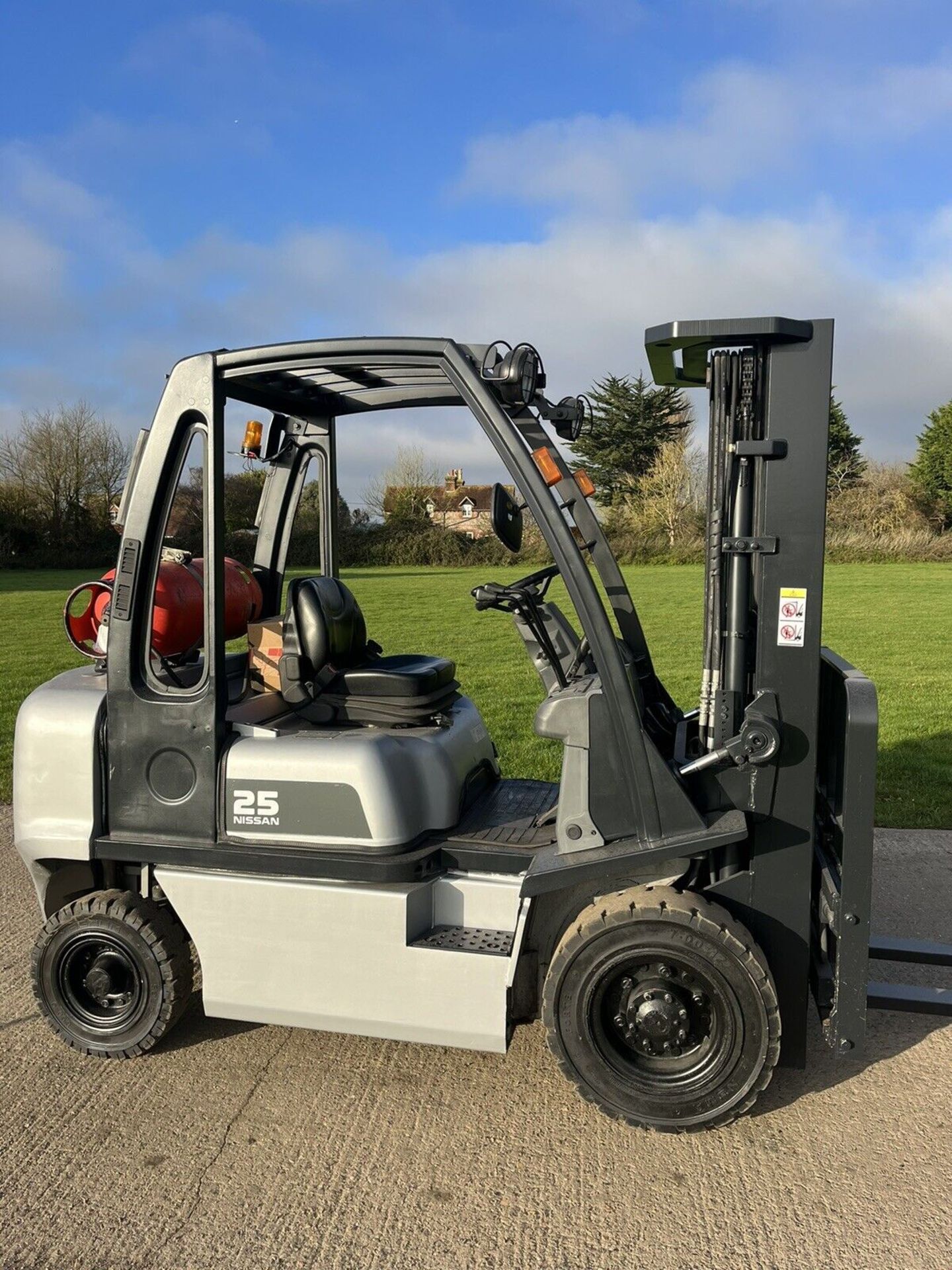 2015 - NISSAN 2.5 Gas Forklift Truck (Container Spec) - Bild 3 aus 5