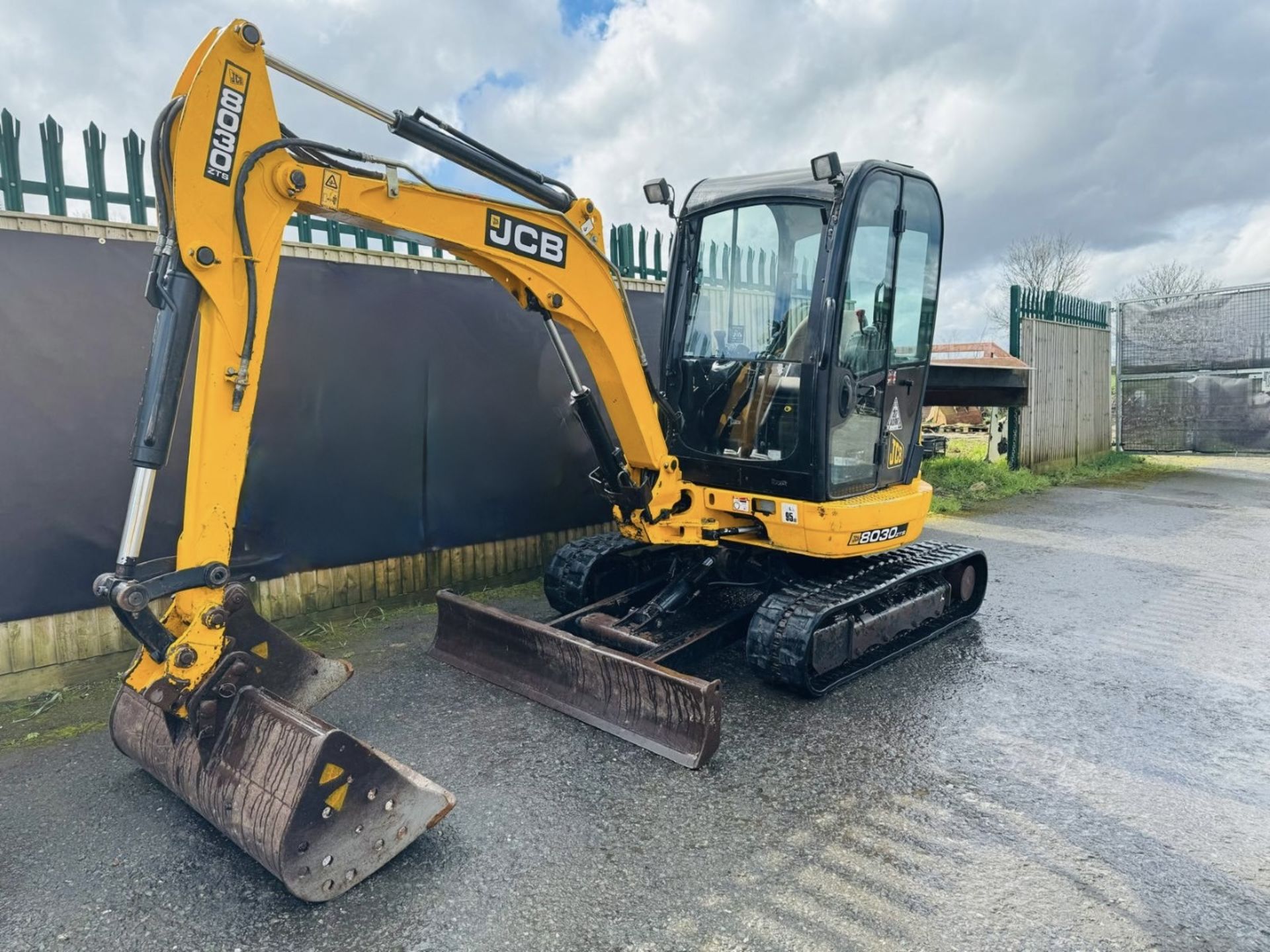 2016, JCB 8030 ZTS EXCAVATOR - Image 2 of 14