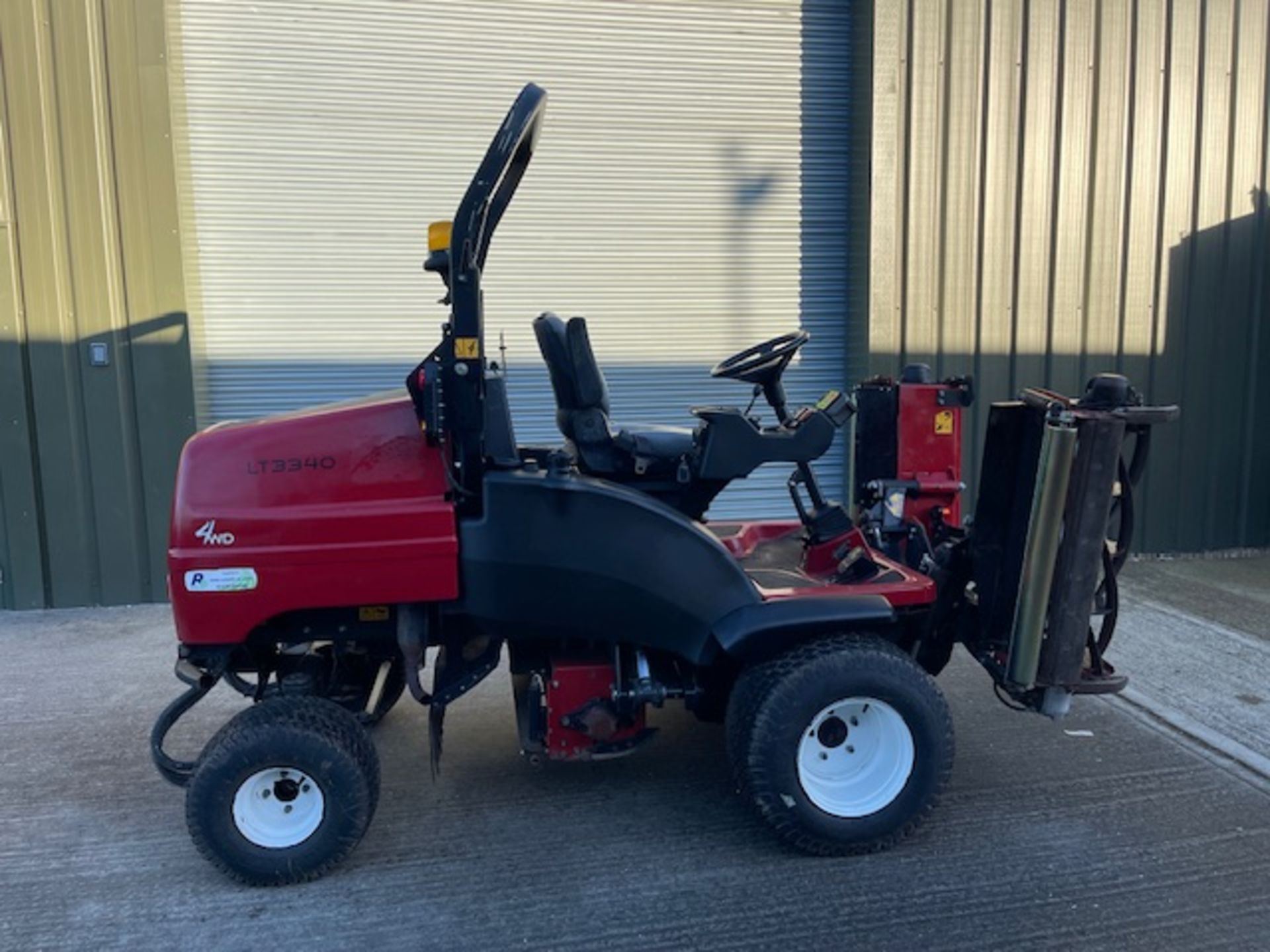 2015, TORO LT3340 TRIPLE TURF MOWER (HAYTER) - Image 3 of 12