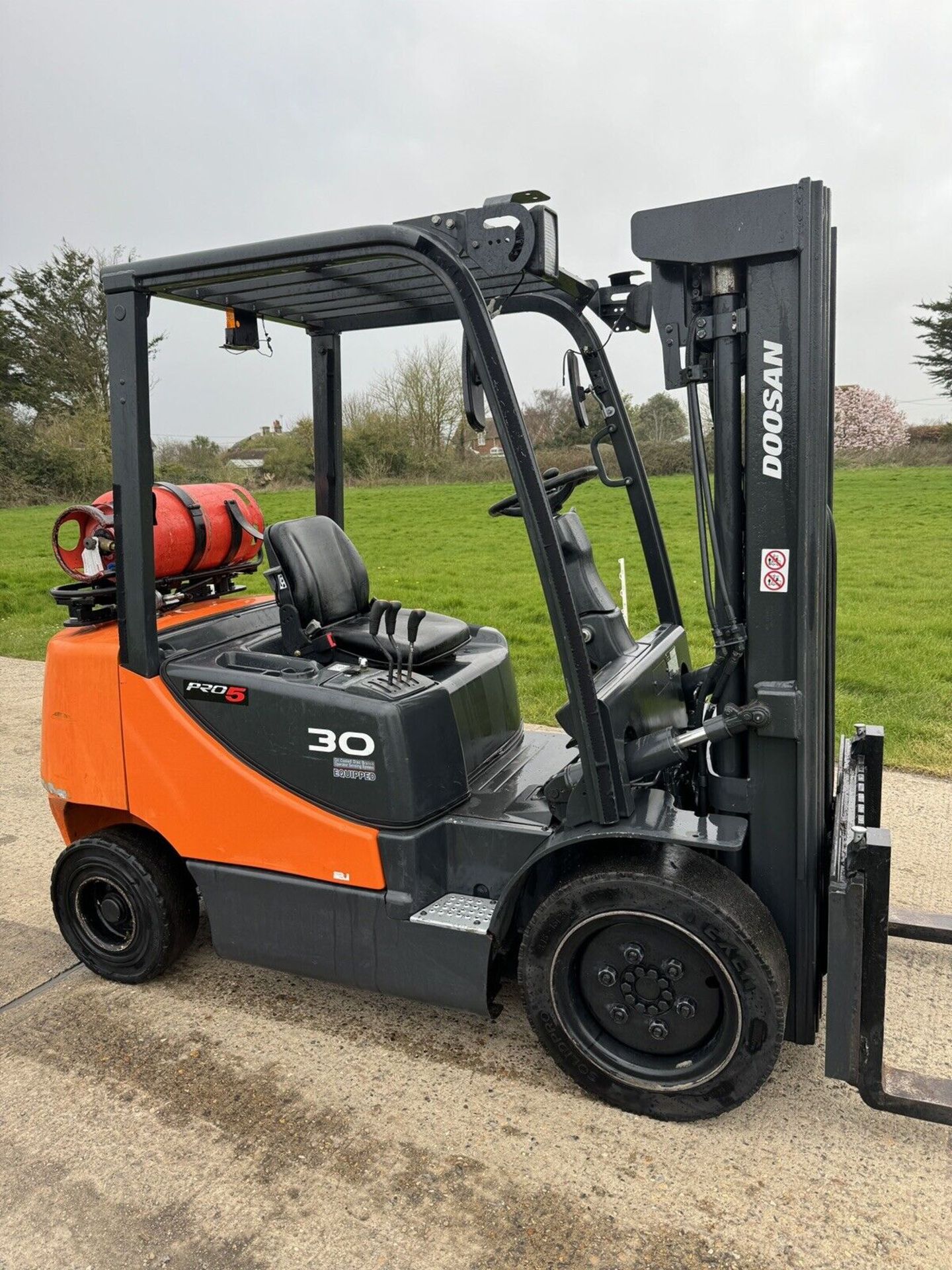 DOOSAN, 3 Tonne Gas Forklift (Container / Triple Mast) - Image 2 of 4