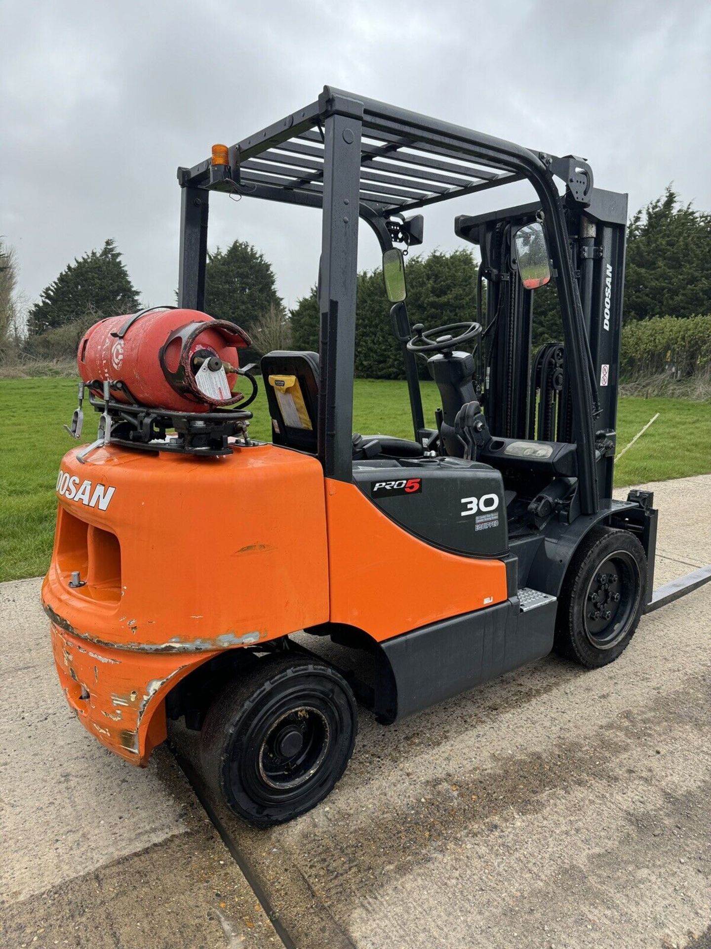 DOOSAN, 3 Tonne Gas Forklift (Container / Triple Mast) - Image 3 of 4