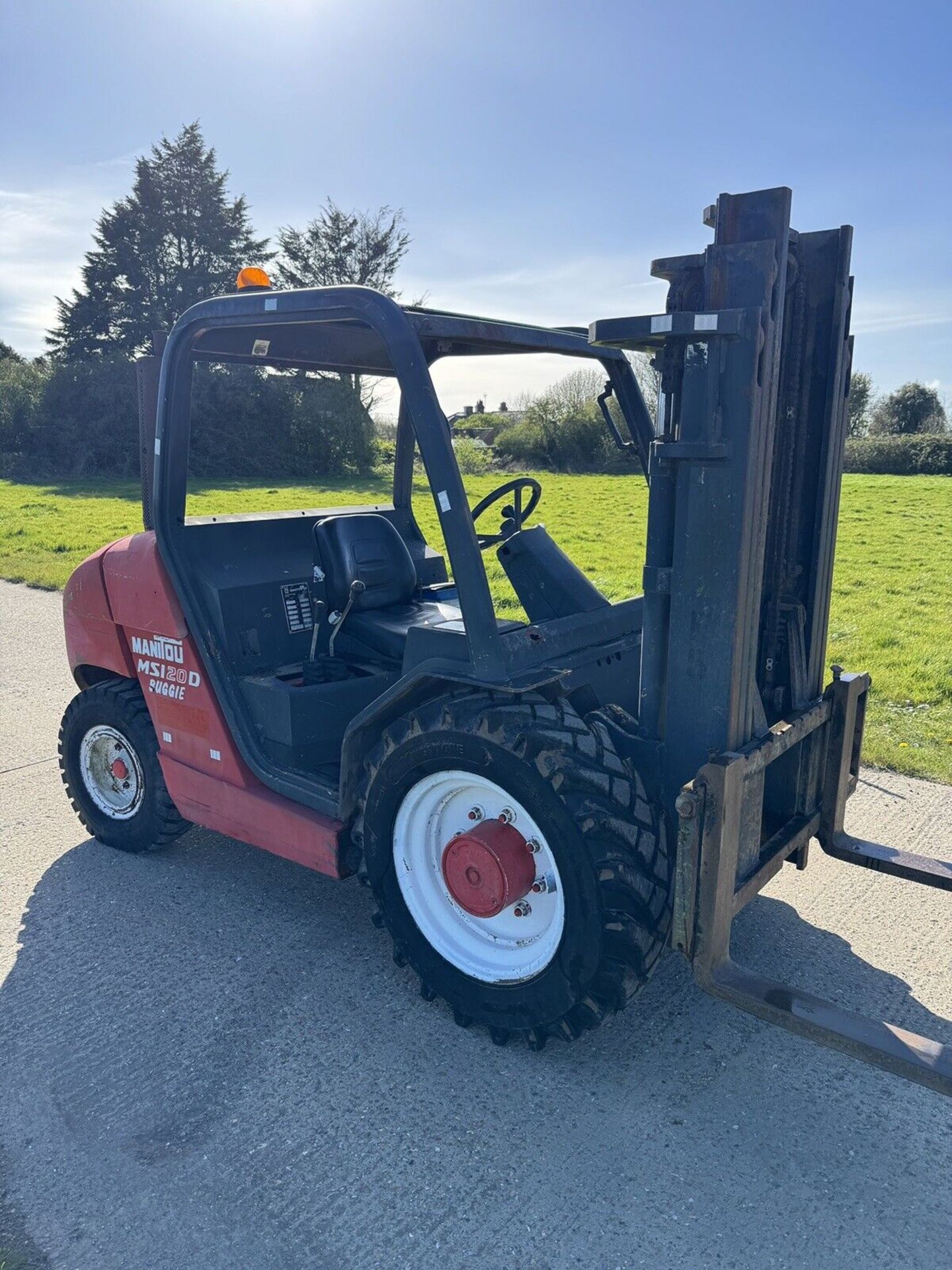 MANITOU, 2 Tonne (2WD) Forklift - Image 2 of 5