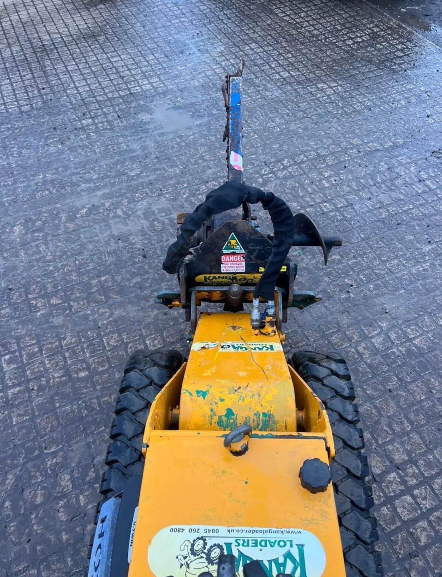 KANGA KID TK216 TRACKED SKIDSTEER WITH TRENCHER ATTACHMENTS - Image 7 of 9