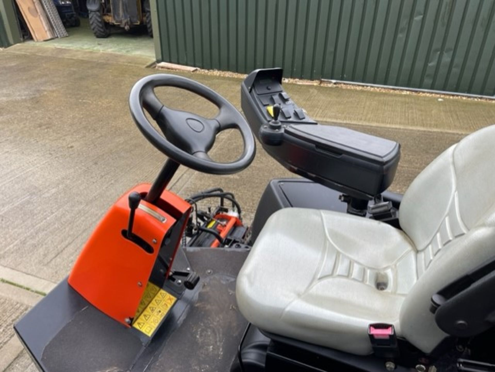 2013, JACOBSEN LF570 FAIRWAY MOWER - Image 8 of 15